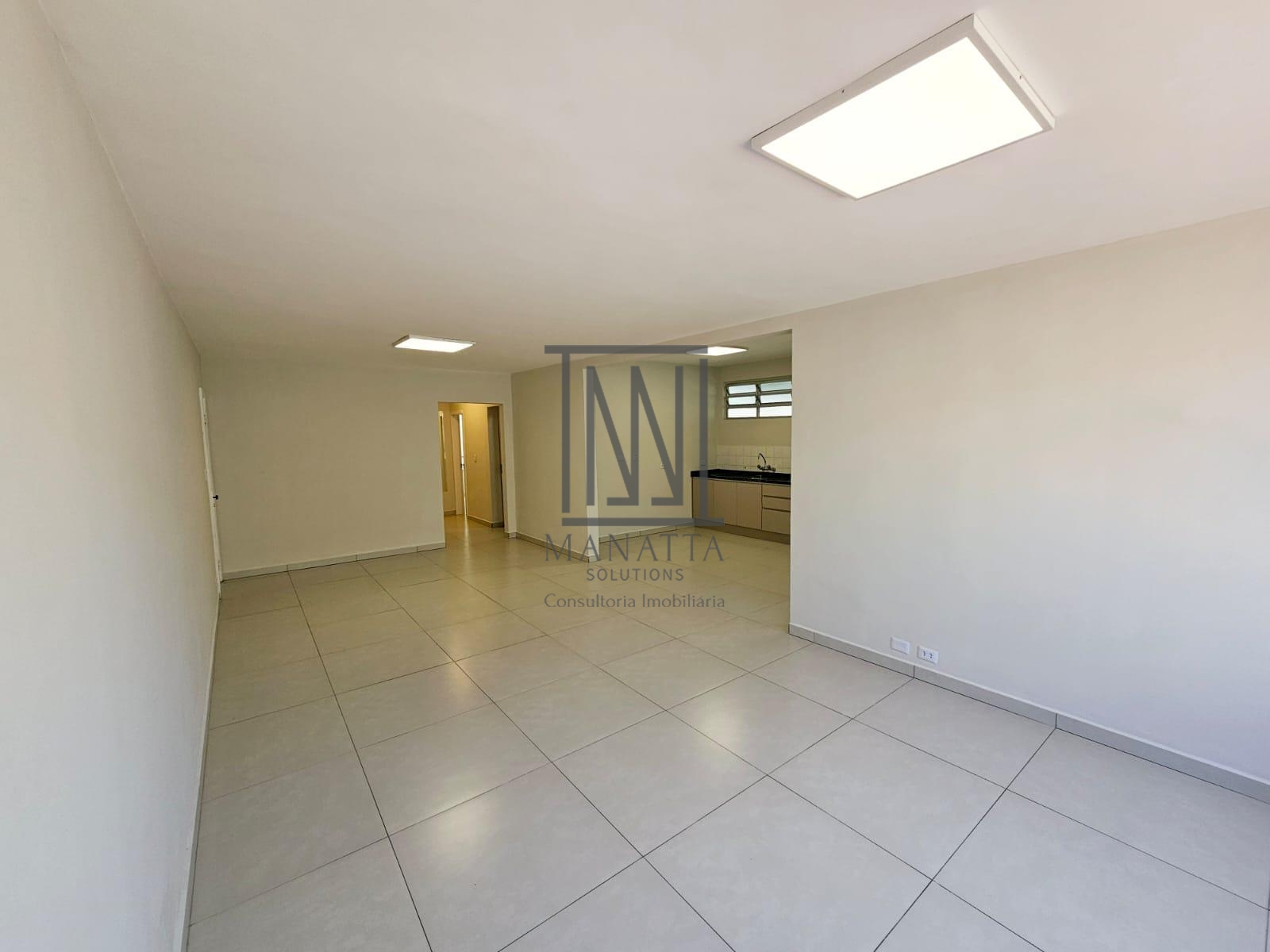 Apartamento totalmente reformado ? venda no Juvev? em Curitiba...