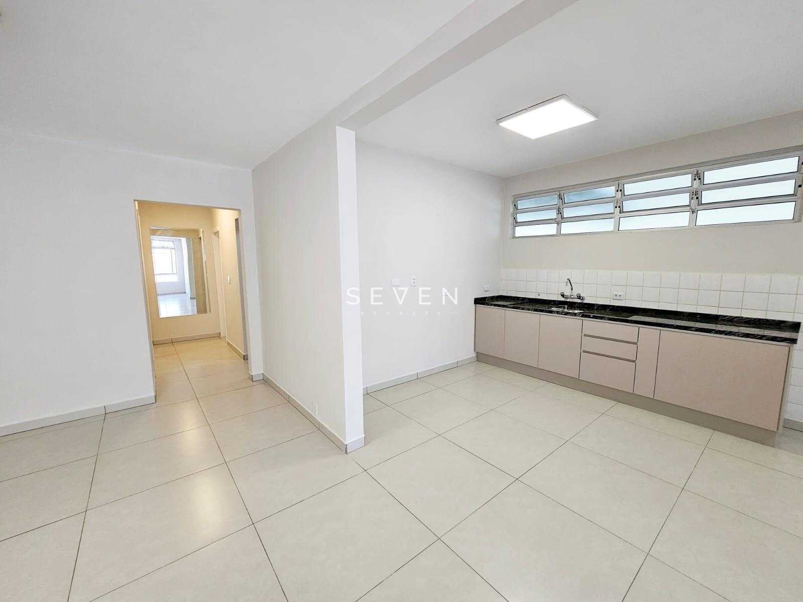 Apartamento totalmente reformado à venda no Juvevê em Curitiba...