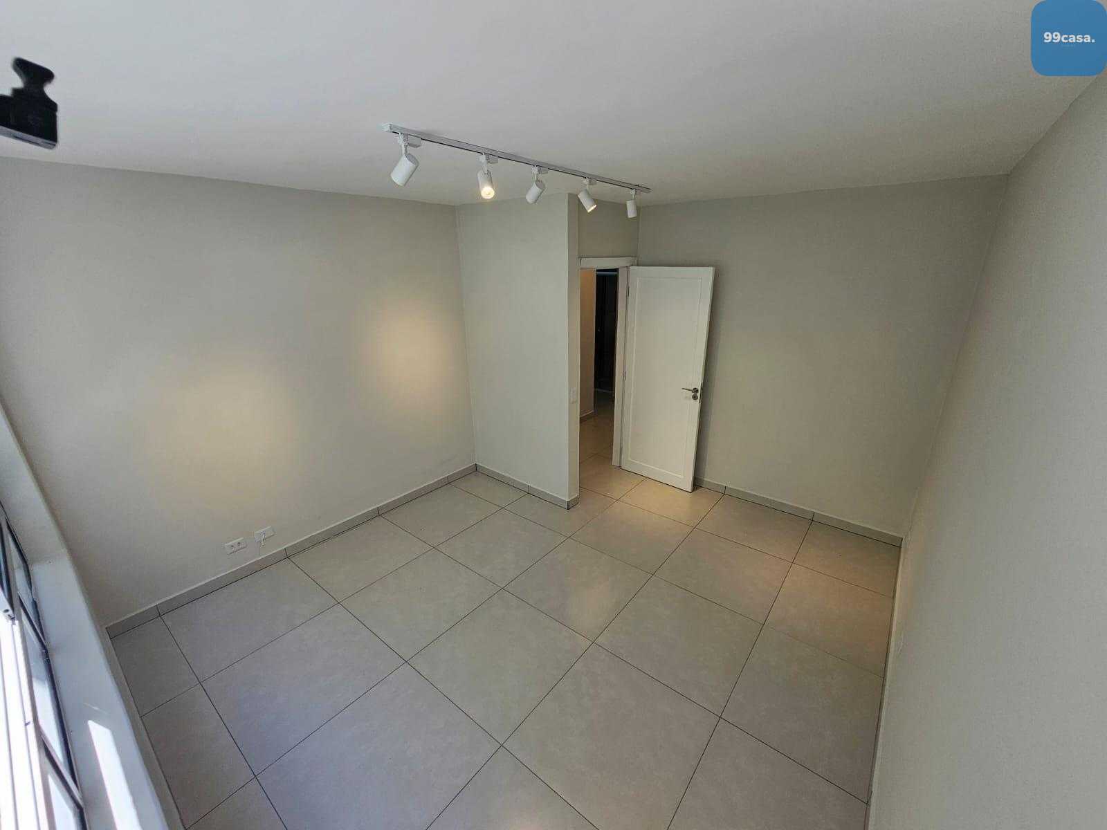 Apartamento totalmente reformado à venda no Juvevê em Curitiba...