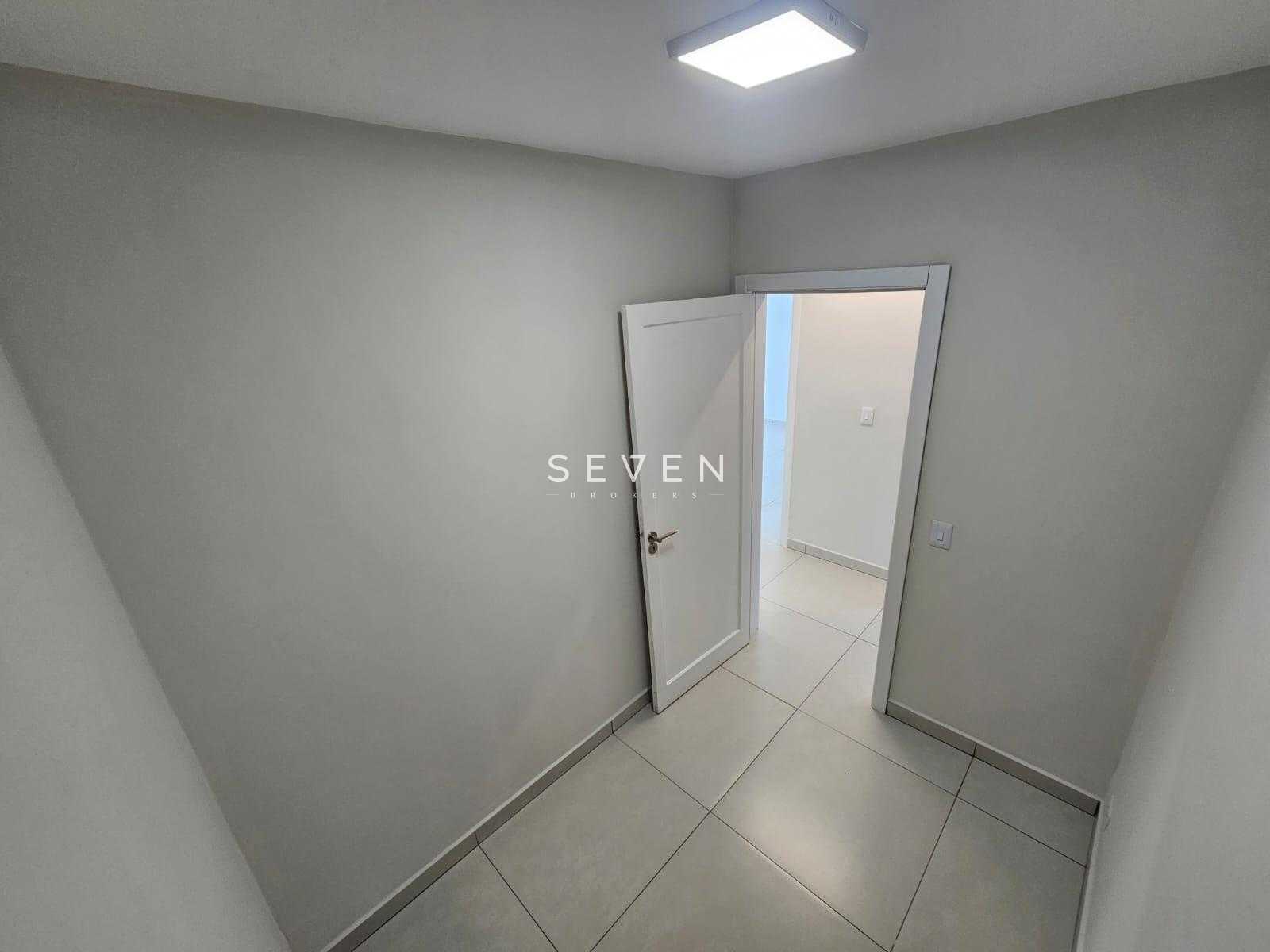 Apartamento totalmente reformado à venda no Juvevê em Curitiba...