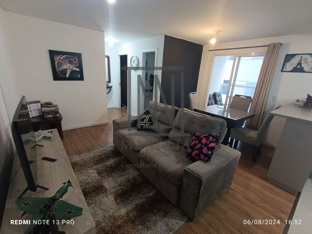 Apartamento com 2 quartos e 1 vaga à venda no Mercês em Curiti...