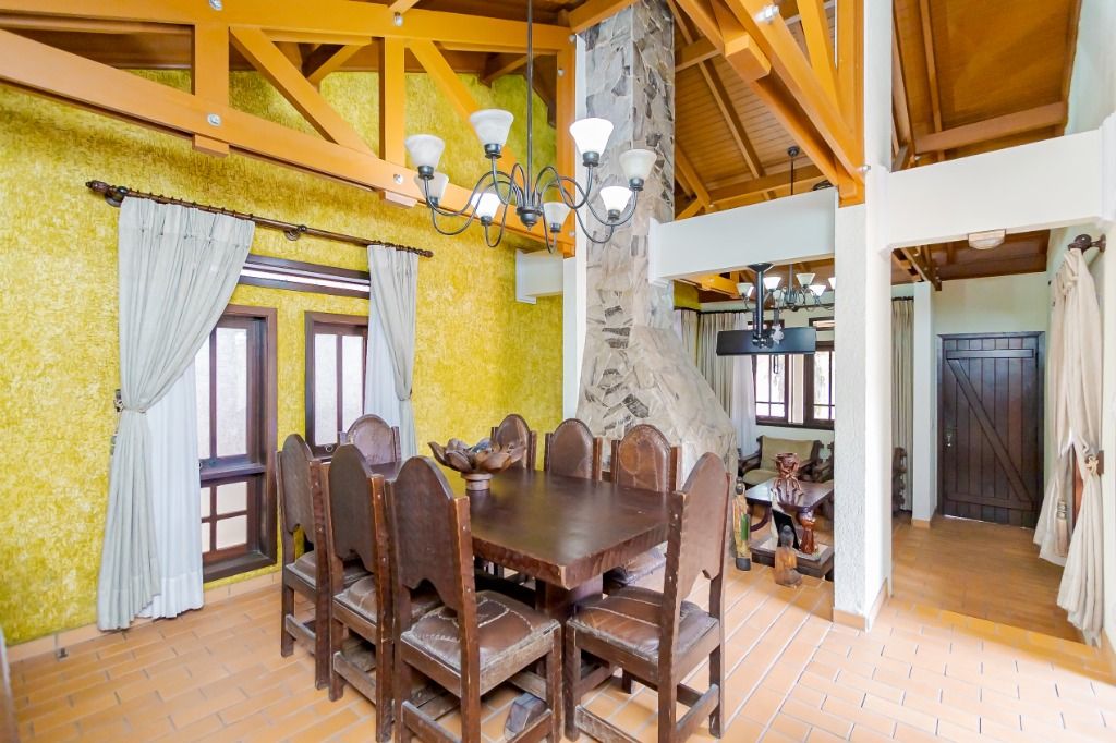 Casa com 5 quartos à venda, 311 m  - Boa Vista - Curitiba PR