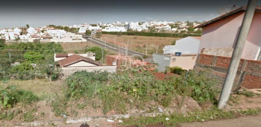 Lote muito bem localizado na Rua Itajai, Bairro Villa Rica.  O lote possui 300 m