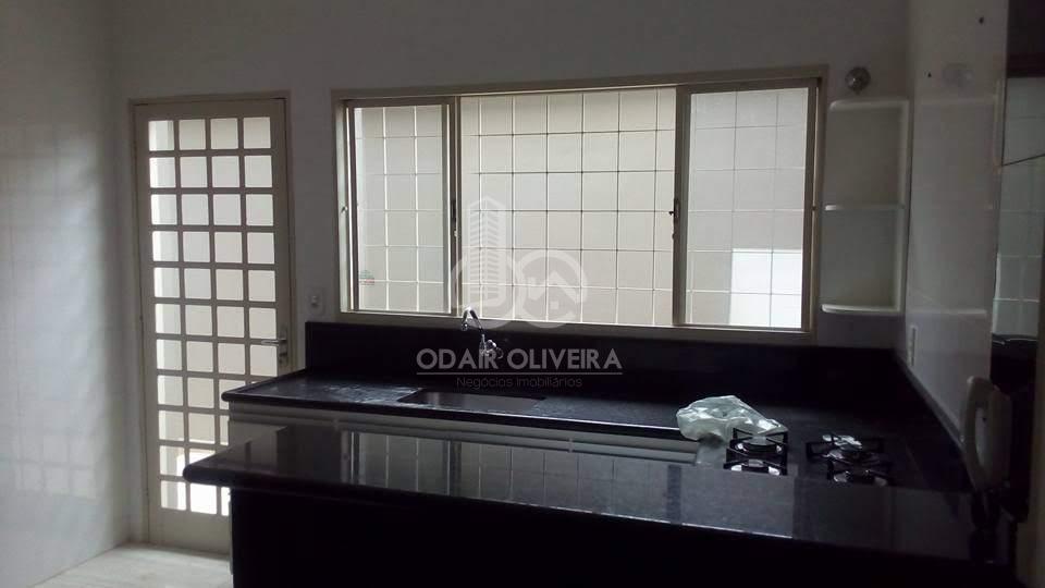 CASA A VENDA COM 2 DORMITORIOS SENDO 1 SUITE -  ELDORADO - PASSOS - MG