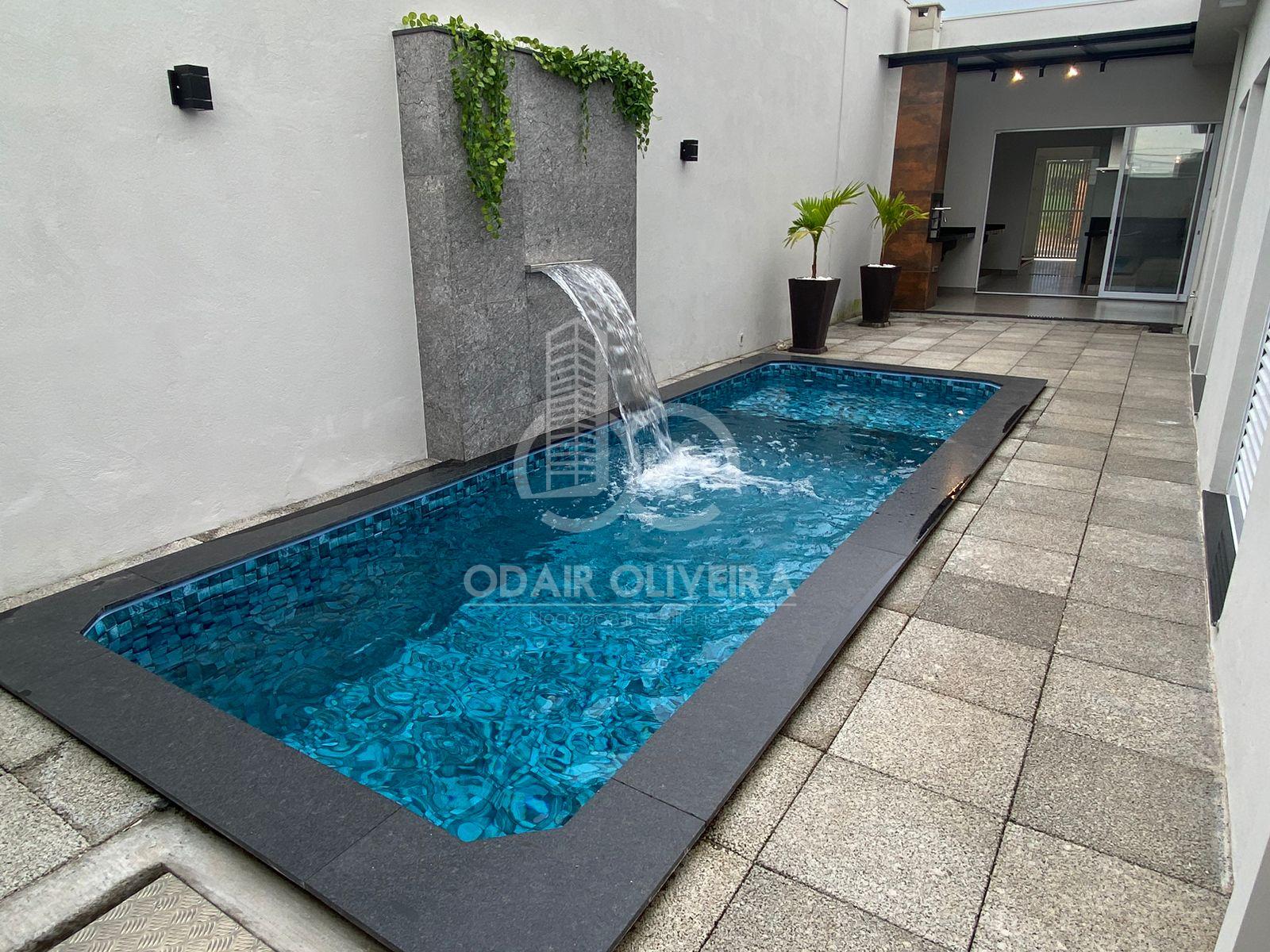 CASA A VENDA COM  PISCINA , HIDROMASSAGEM NO BAIRRO JARDIM CANAD, PASSOS - MG