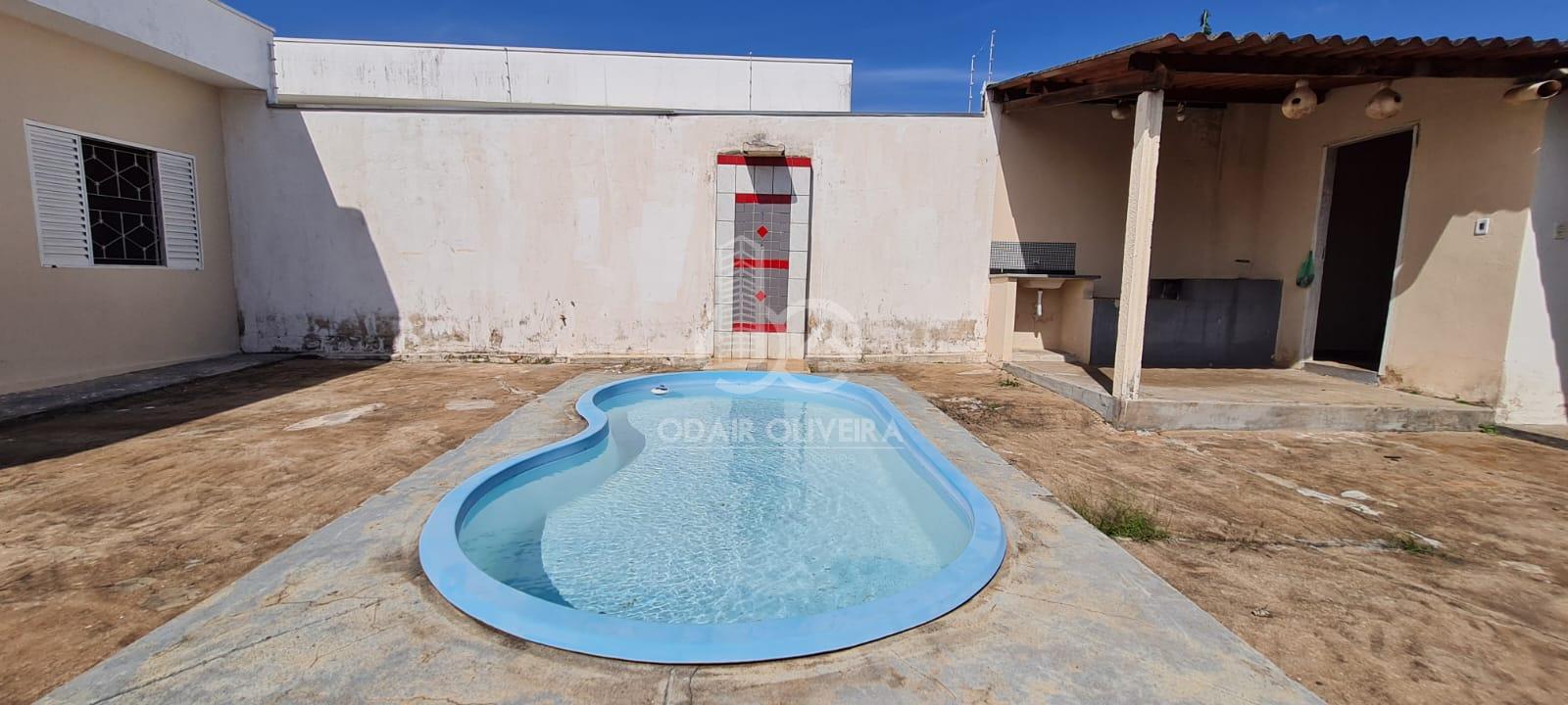 CASA A VENDA COM 2 DORMITORIOS, PISCINA - JARDIM CANAD, PASSOS - MG