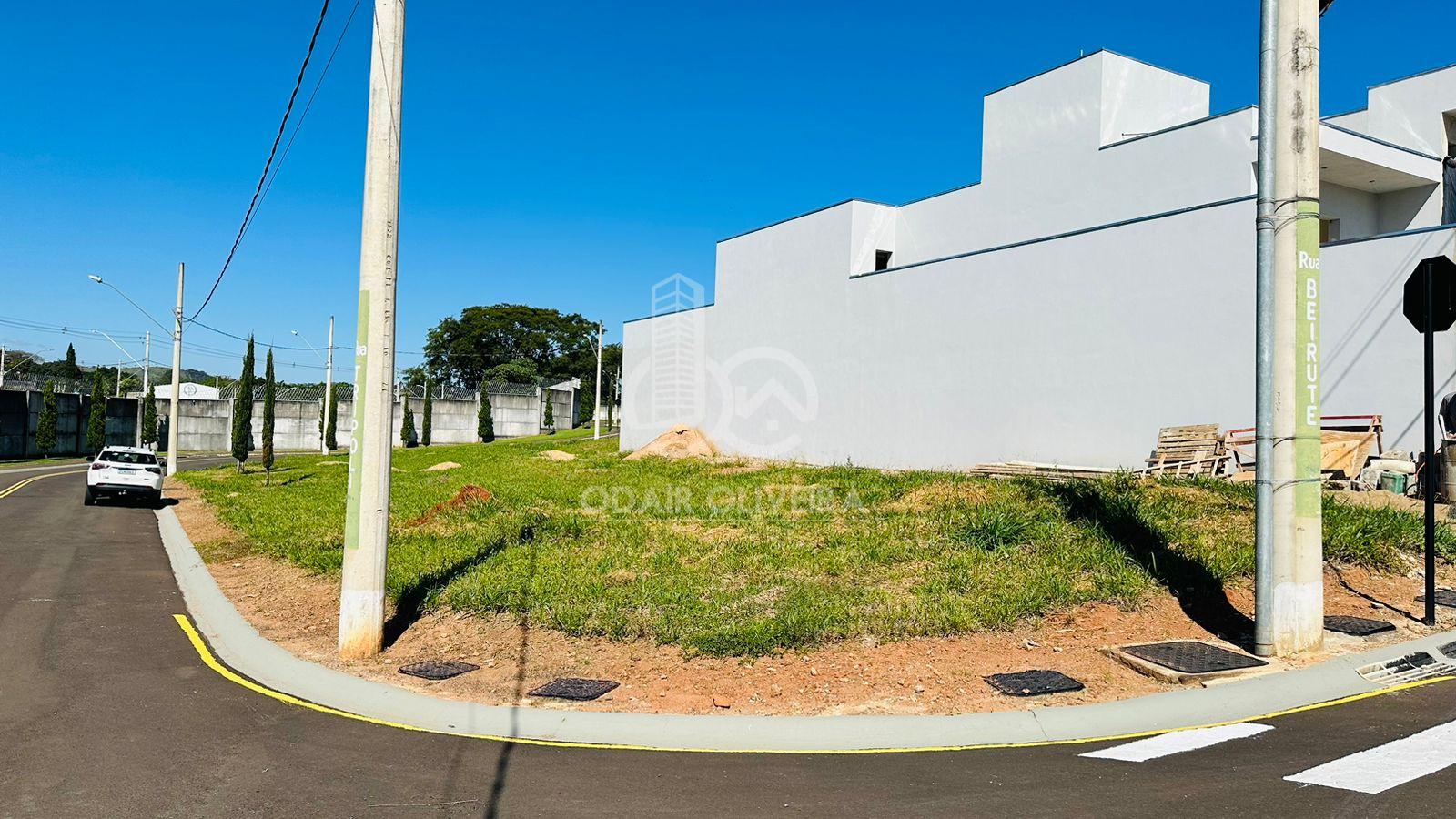 TERRENO DE ESQUINA A VENDA CONDOMNIO LIBANO, PASSOS - MG