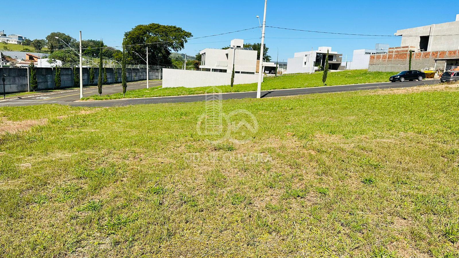 TERRENO A VENDA DE 390M NO CONDOMNIO LIBANO, PASSOS - MG