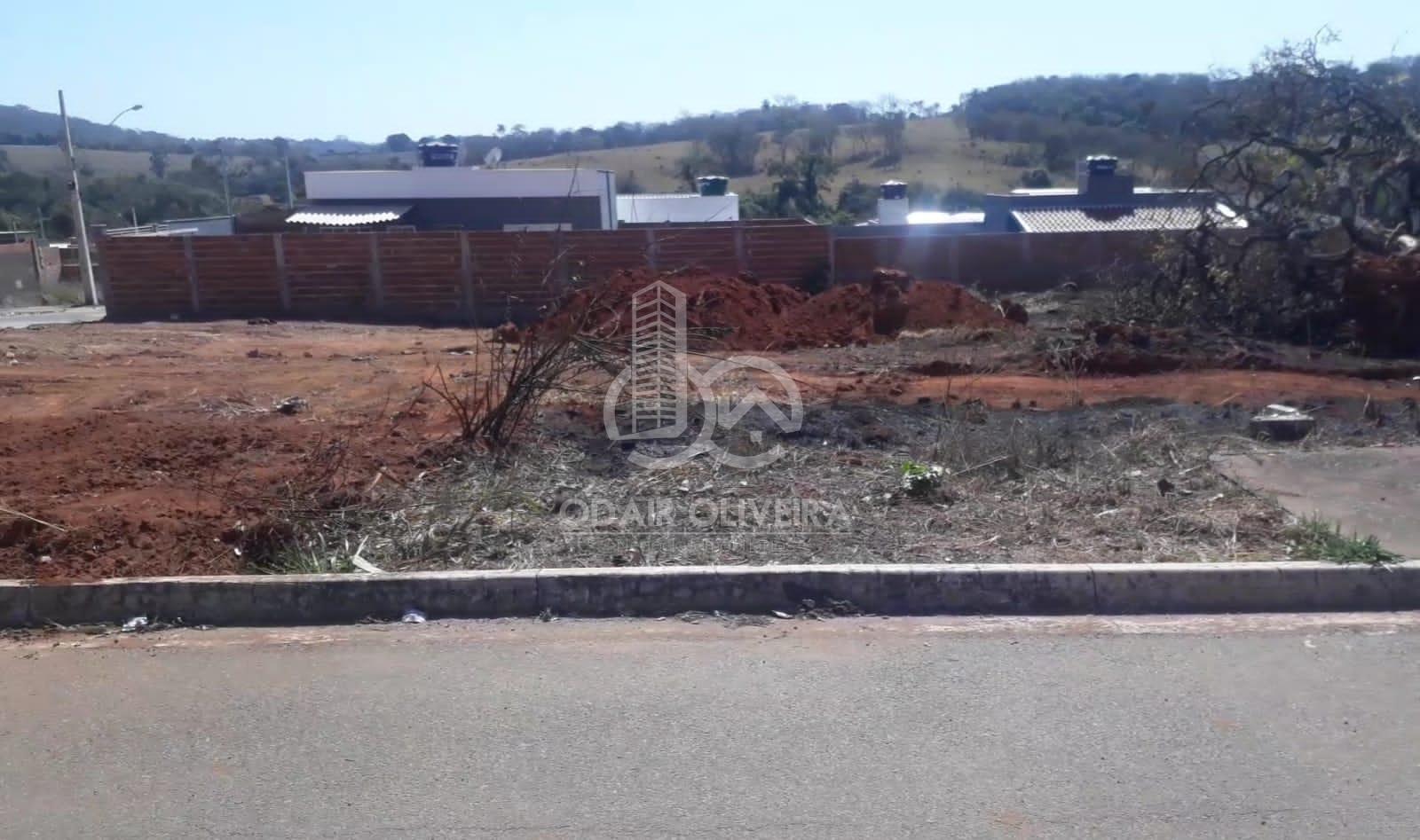 TERRENO A VENDA DE 250M  NO BAIRRO JARDIM FLORENA, PASSOS - MG