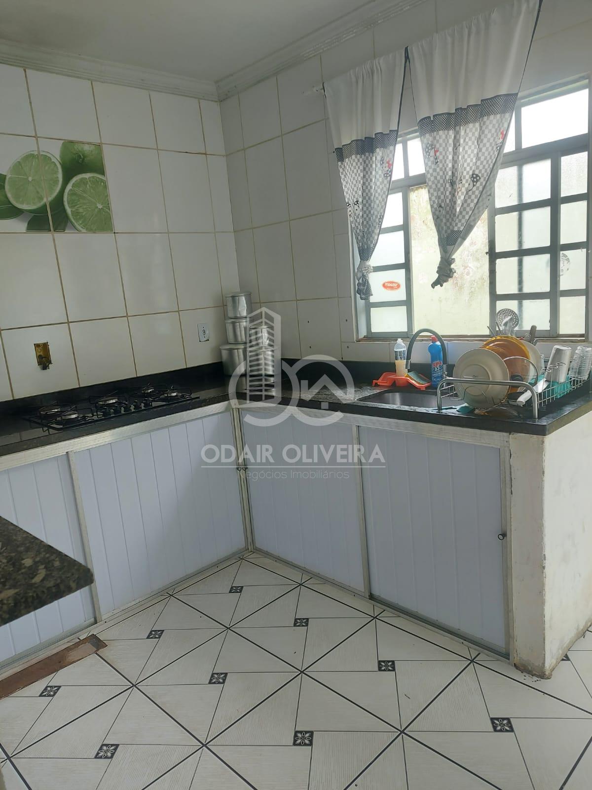 CASA COM 3 QUARTOS SENDO 1 SUTE A VENDA NO BAIRRO COHAB IV, PASSOS - MG