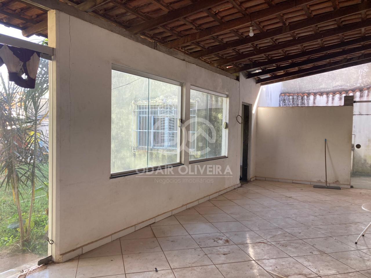 CASA COM 2 QUARTOS DISPONVEL PARA LOCAO NO CENTRO, PASSOS - MG