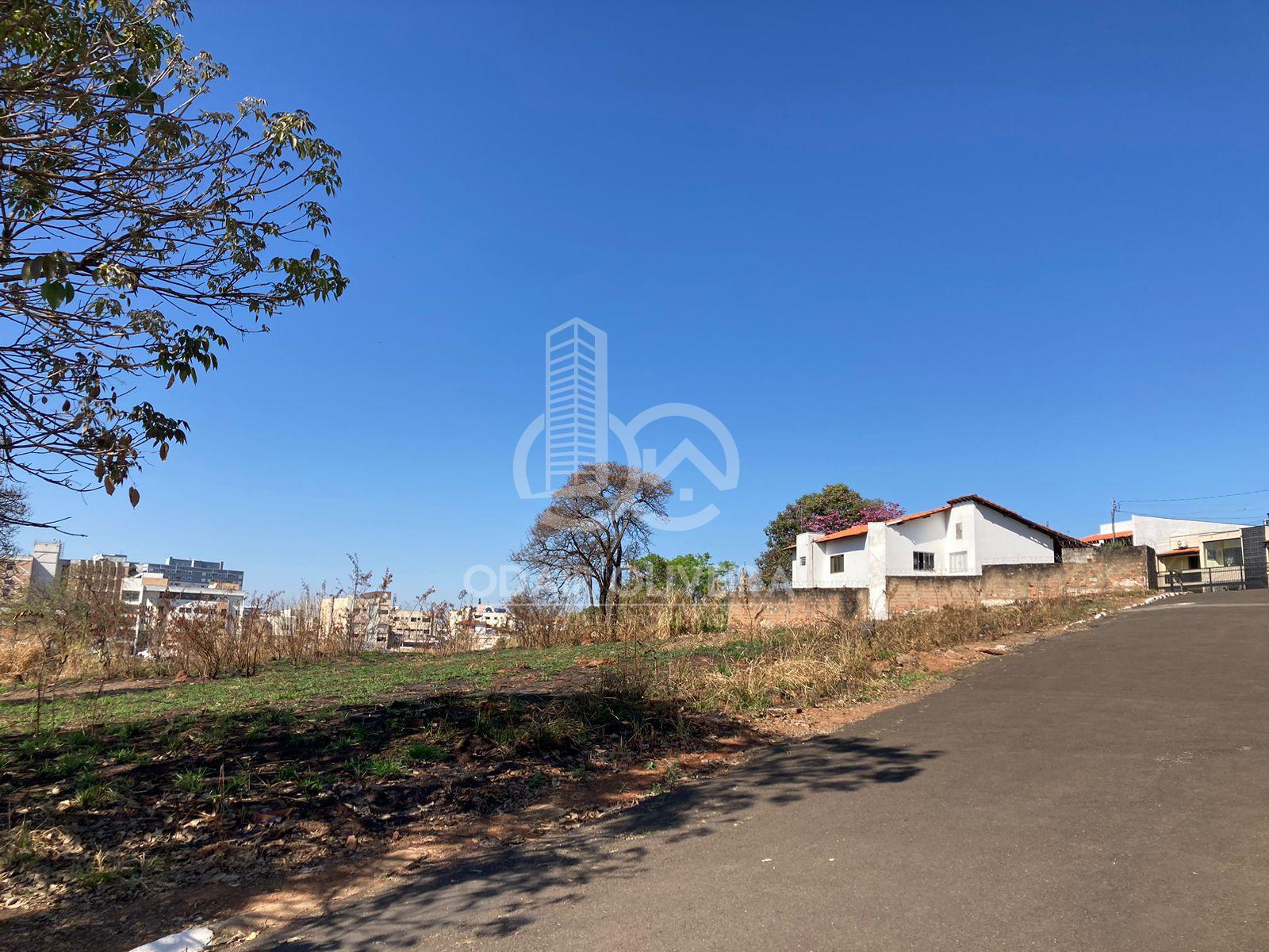 Trs terrenos com 300m  cada ,   venda no bairro PANORAMA, PASSOS - MG