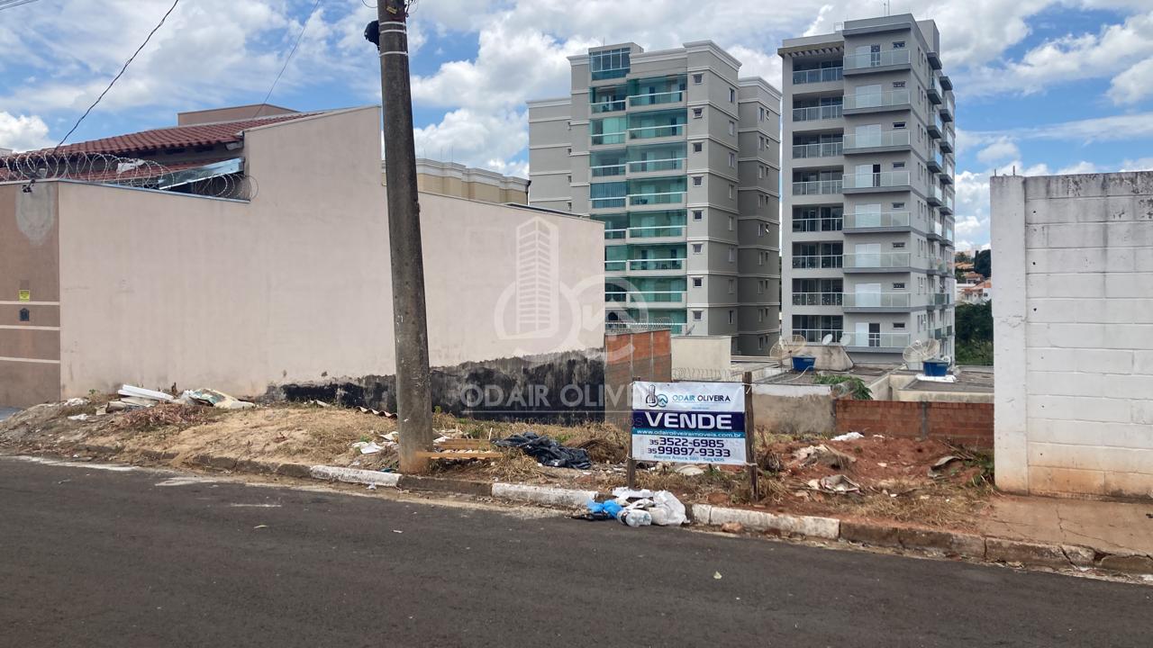 Lote  venda, com 300m  no bairro VILA RICA, PASSOS - MG