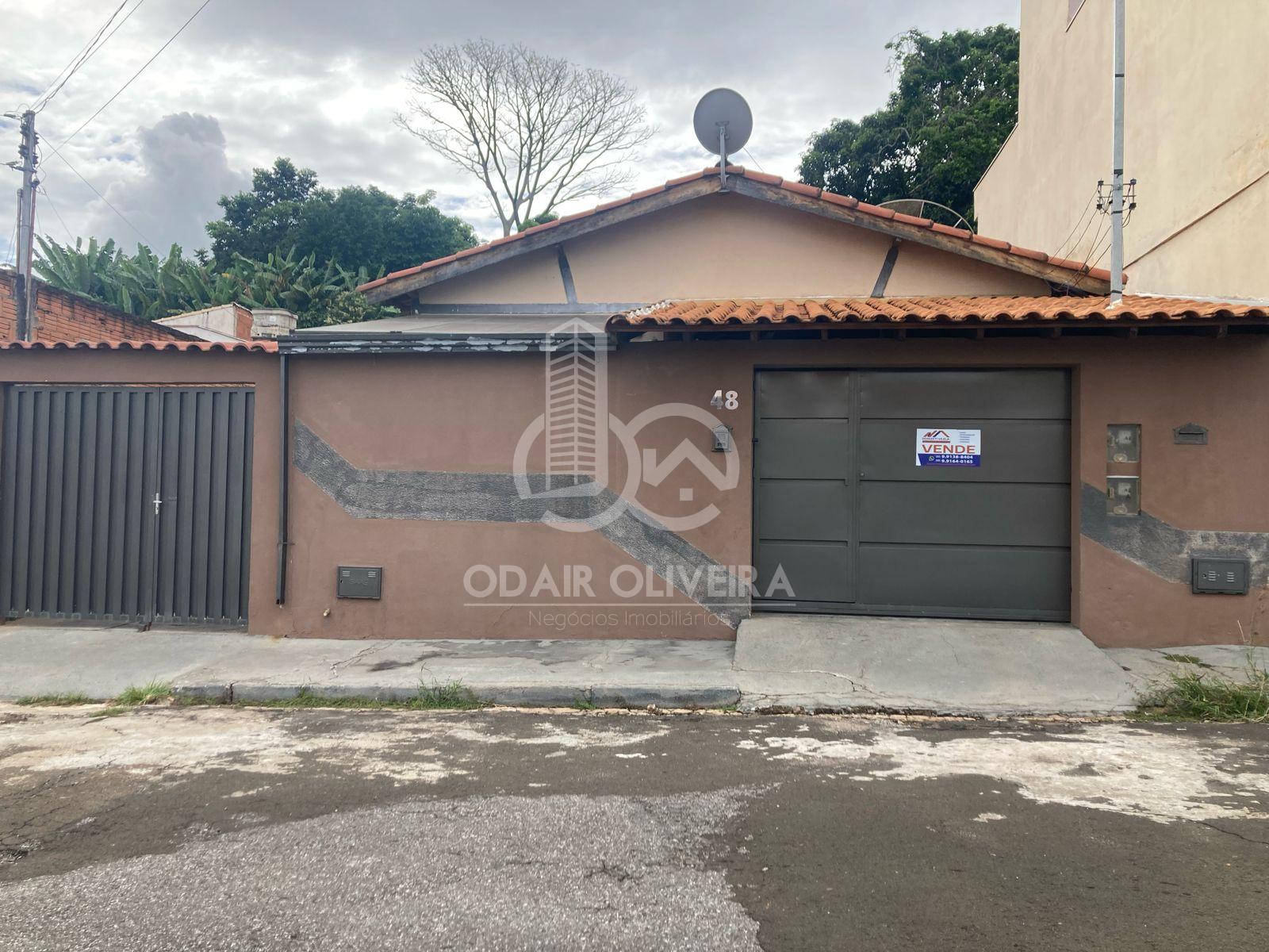 CASA COM 2 DORMITRIOS DISPONIVEL LOCAO  VENDA NO JARDIM PANORAMA, PASSOS - MG