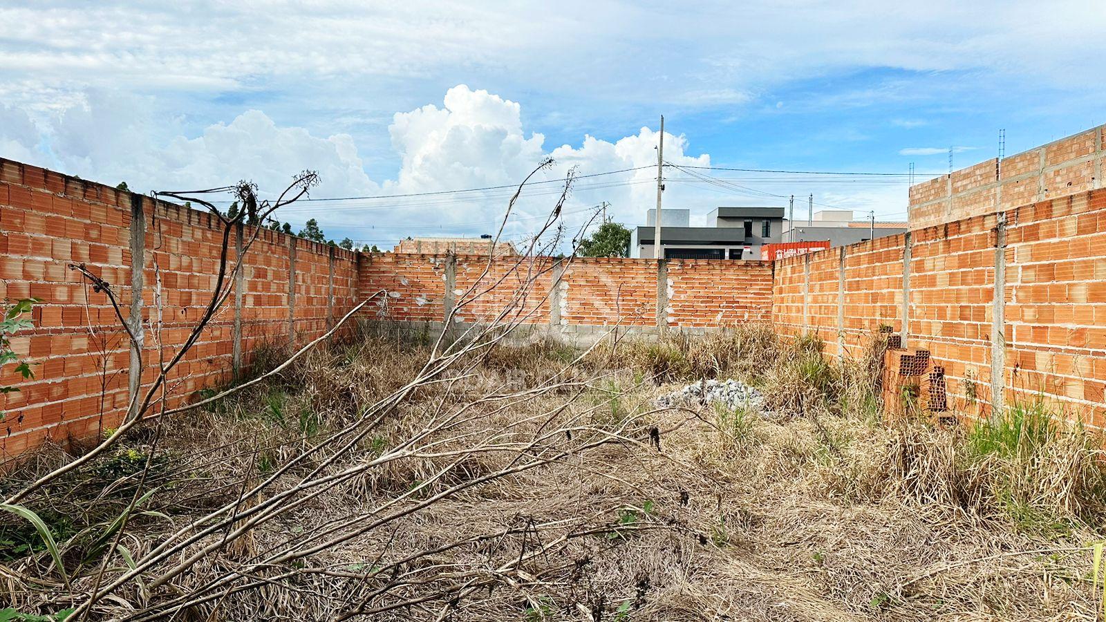 Terreno plano e murado de 200m   venda, bairro Mirante do Vale, PASSOS - MG