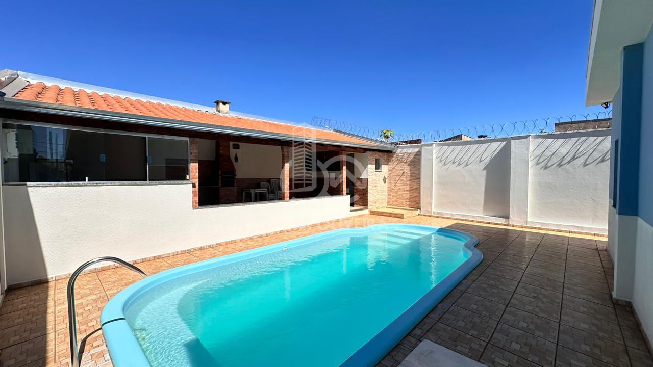 Casa com 3 dormitrios, piscina com rea gourmet,  venda, NOVA PASSOS, PASSOS - MG