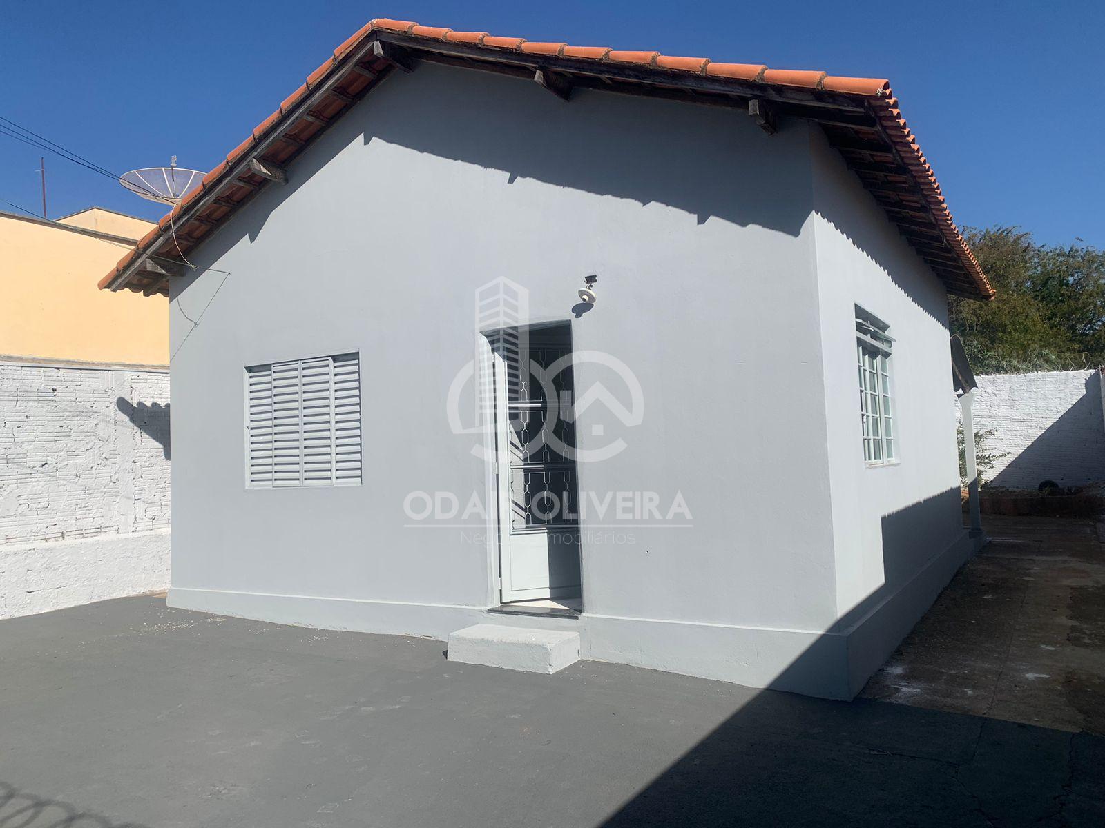 Casa arejada , com 55m   venda, Bairro Penha II, PASSOS - MG