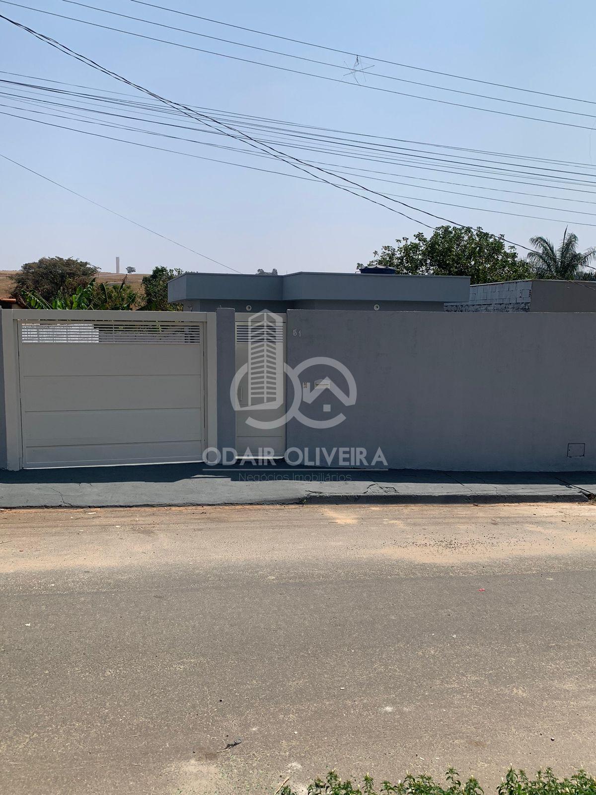 Casa com 2 dormitrios  venda, localizada COHAB II, PASSOS - MG