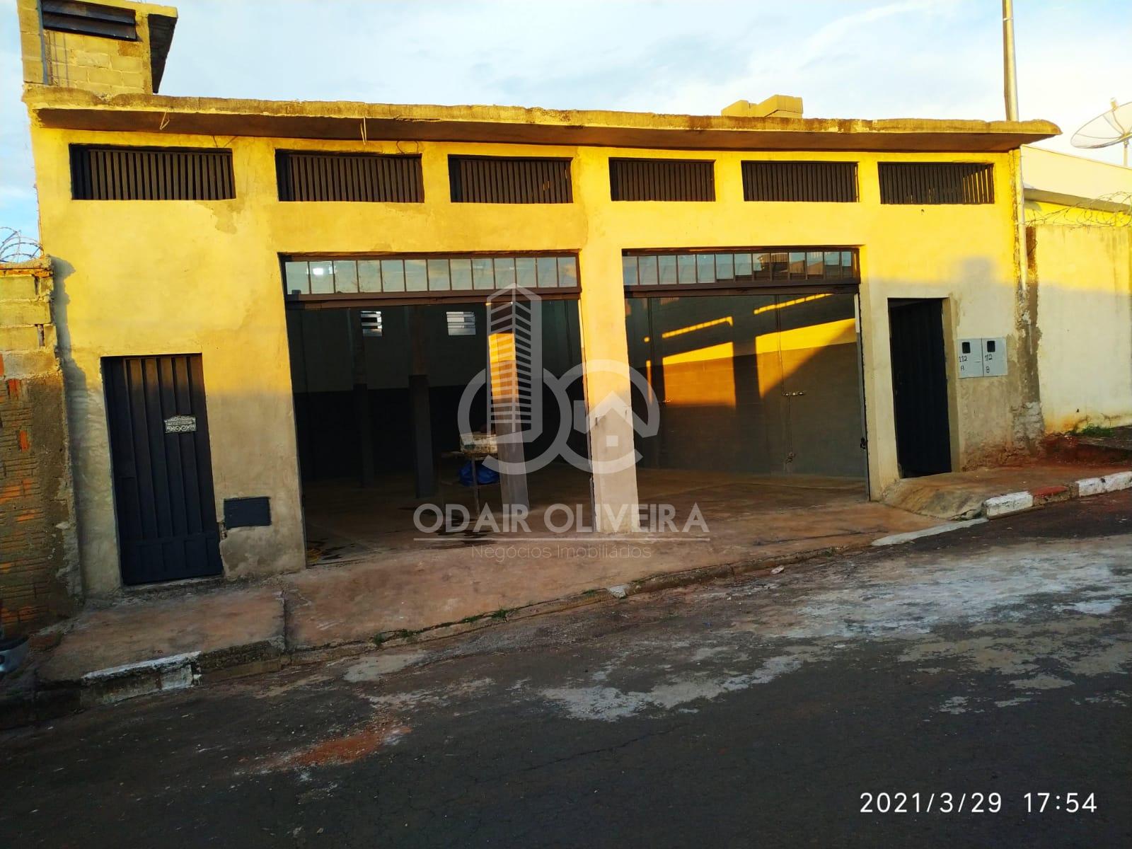 COMDO COMERCIAL DISPONVEL PARA LOCAO BAIRRO CALIFRNIA -PASSOS - MG