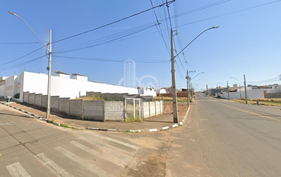 TERRENO DE 211M  PLANO NA AVENIDA CHICO XAVIER - PENHA - PASSOS - MG