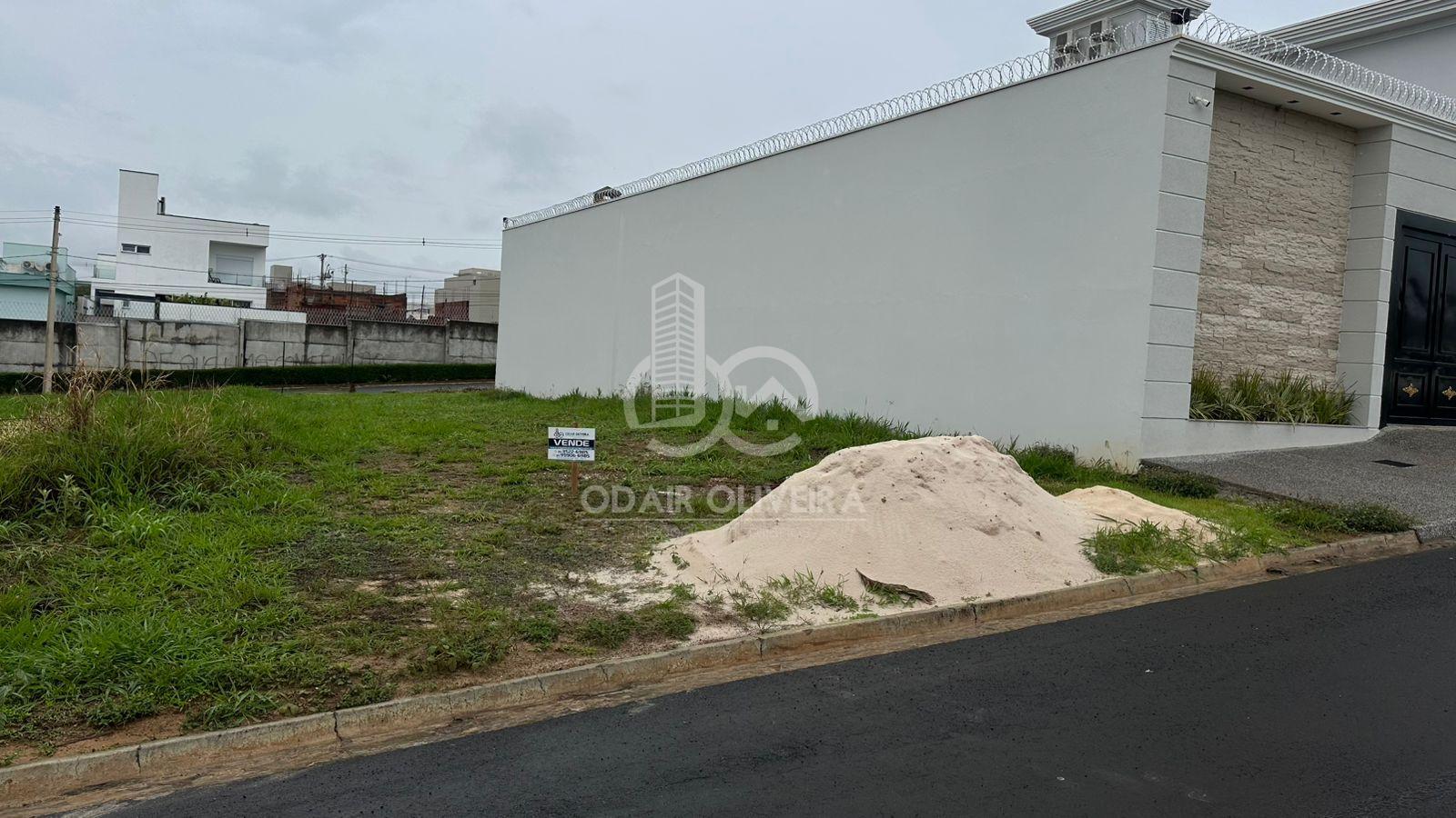 TERRENO DE 300M  A VENDA NO BAIRRO LIBANO , PASSOS - MG