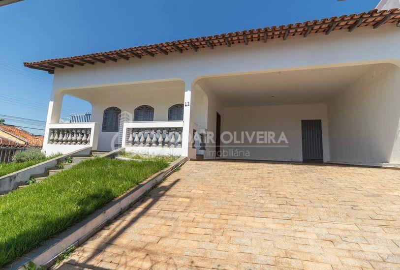 CASA A VENDA COM 3 DORMITORIOS  SENDO 1 SUITE NO ELDORADO, PASSOS - MG