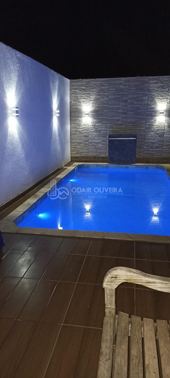 OPORTUNIDADE IMPERDVEL  CASA COM SUTE, PISCINA E HIDROMASSAGEM