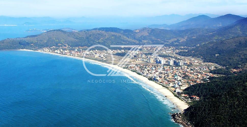 APARTAMENTO EM GOVERNADOR CELSO RAMOS A 500M DA PRAIA