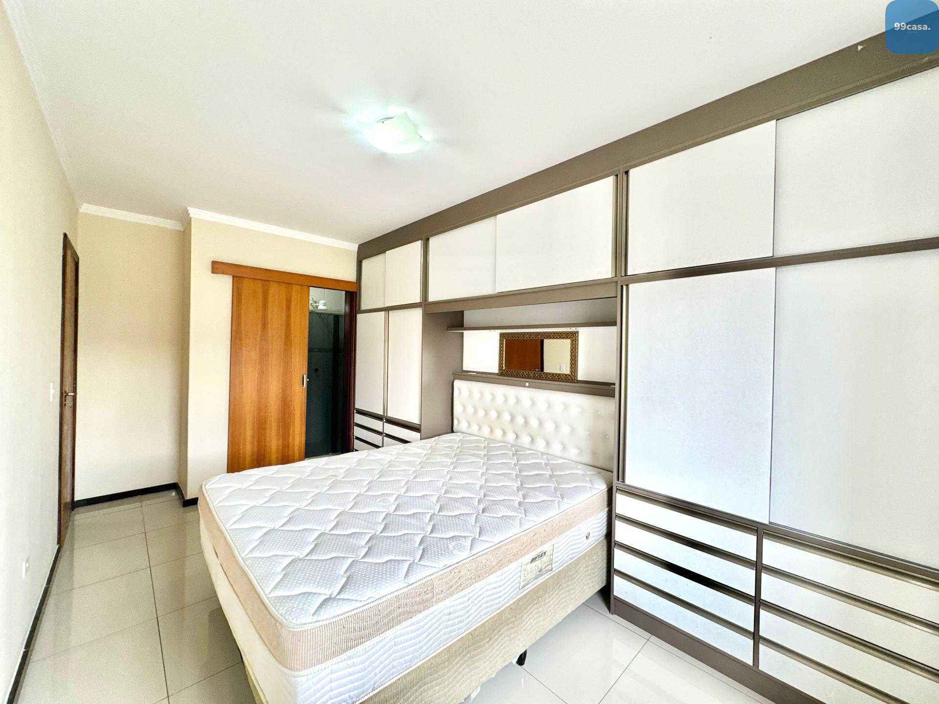 Sobrado com 3 dormitórios à venda, pinheirinho, CURITIBA - PR