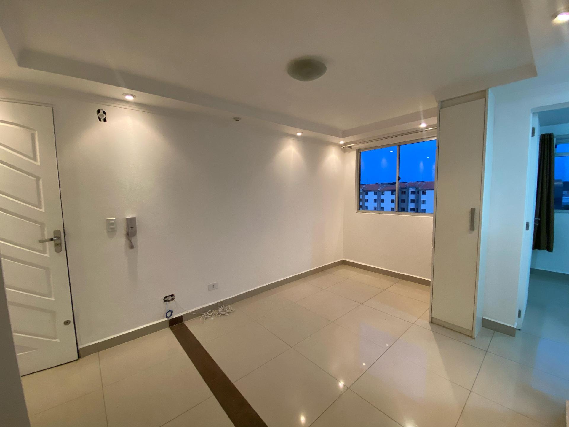 Apartamento a venda no Sítio Cercado | 2 dormitórios | Cozinha...