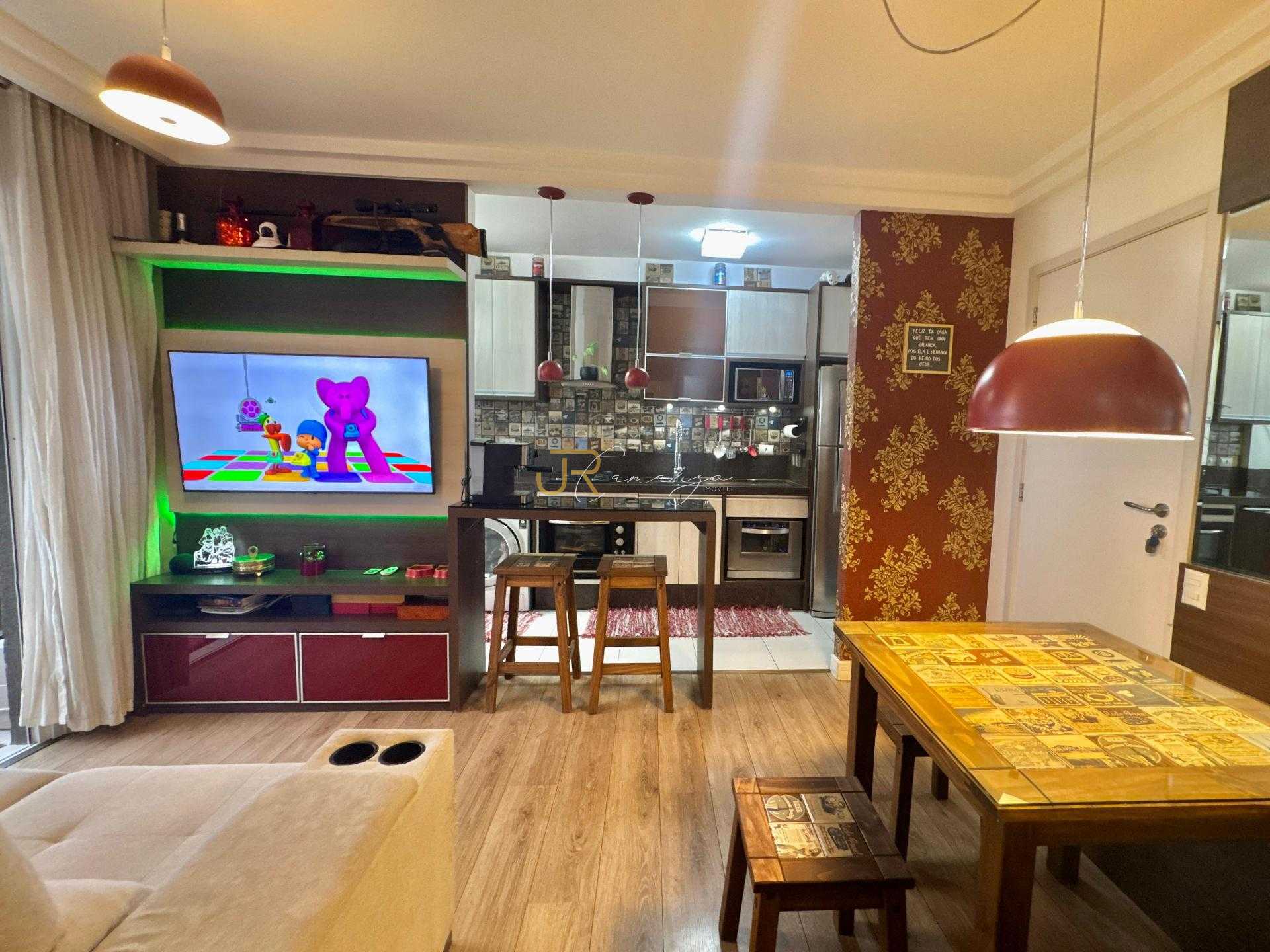 Apartamennto a venda PINHEIRINHO, porteira fechada 