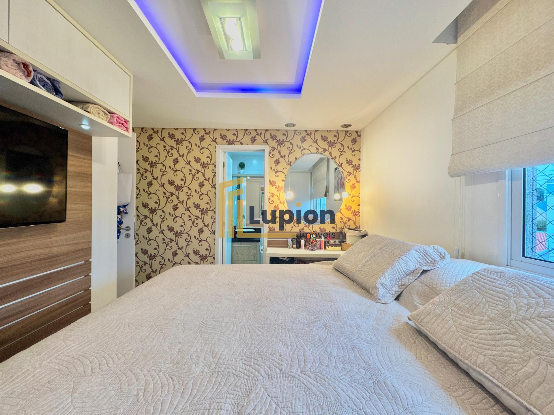 Apartamennto a venda PINHEIRINHO, porteira fechada 