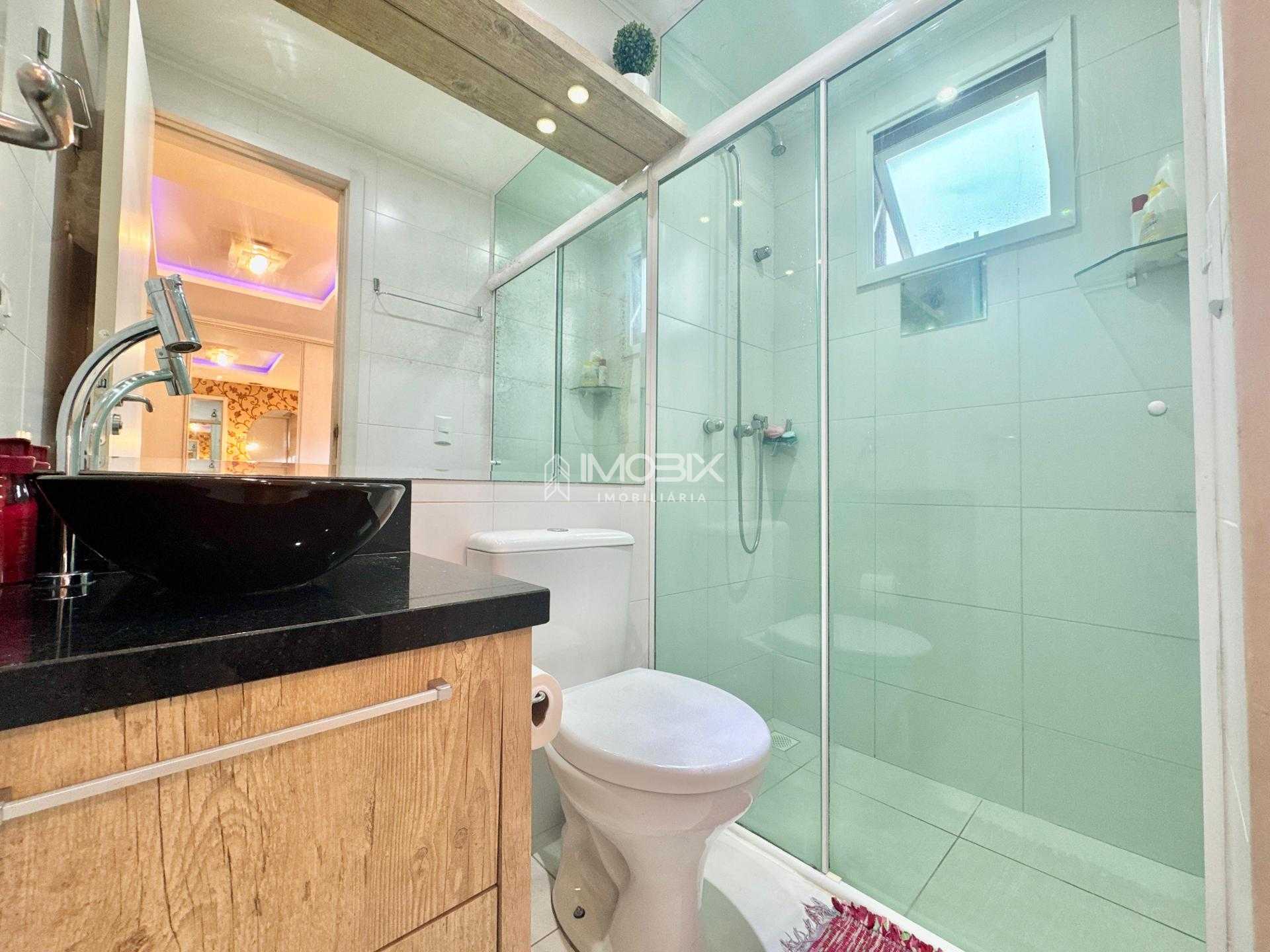 Apartamennto a venda PINHEIRINHO, porteira fechada 