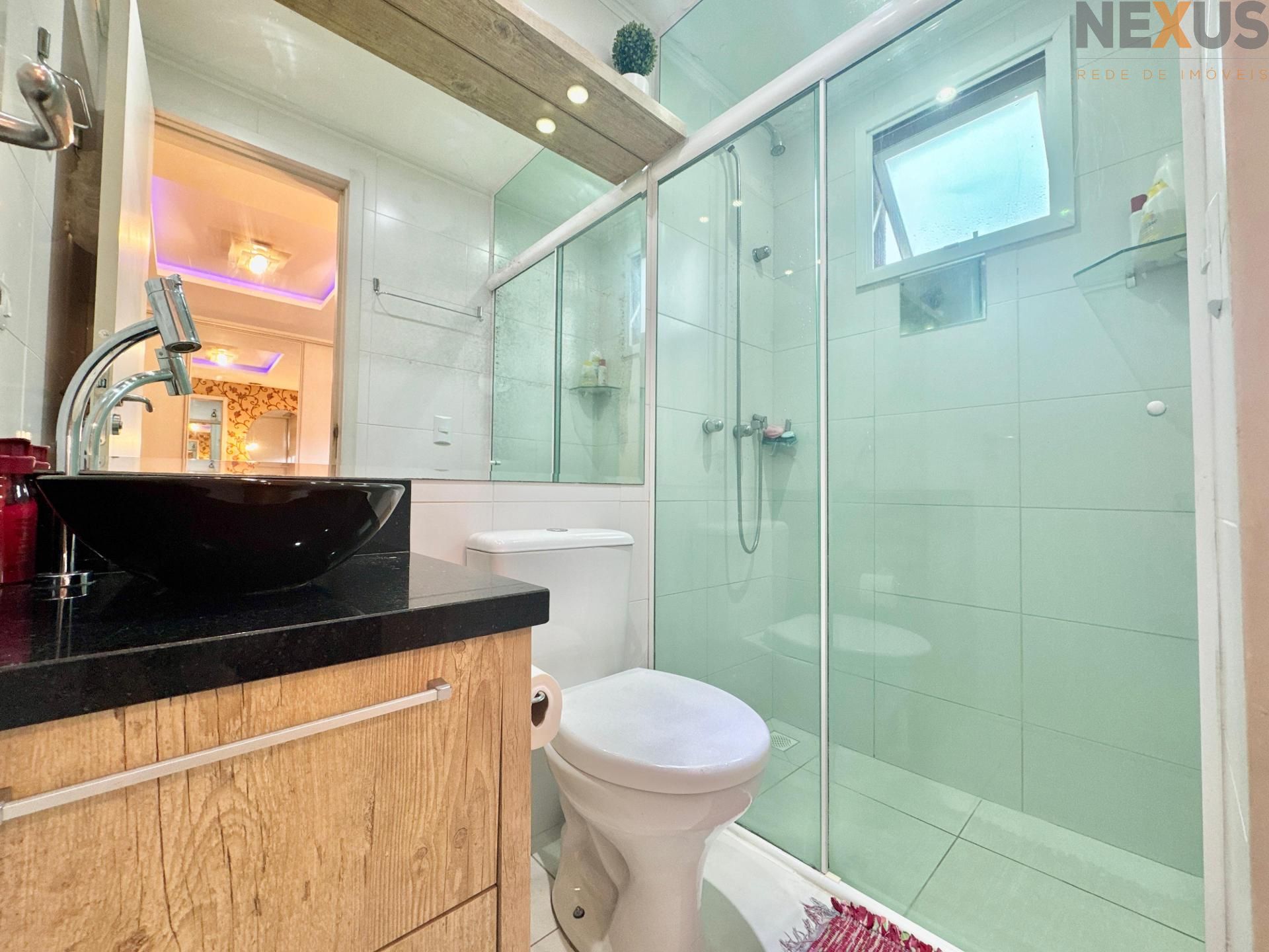 Apartamennto a venda PINHEIRINHO, porteira fechada 