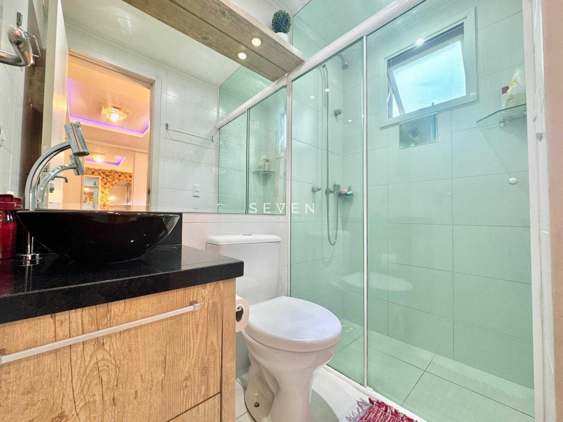 Apartamennto a venda PINHEIRINHO, porteira fechada 
