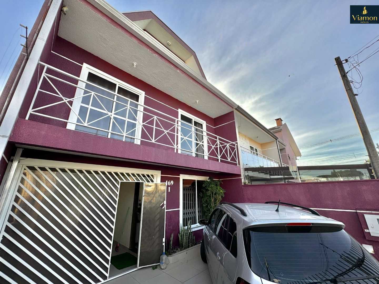 Triplex no Fazendinha 