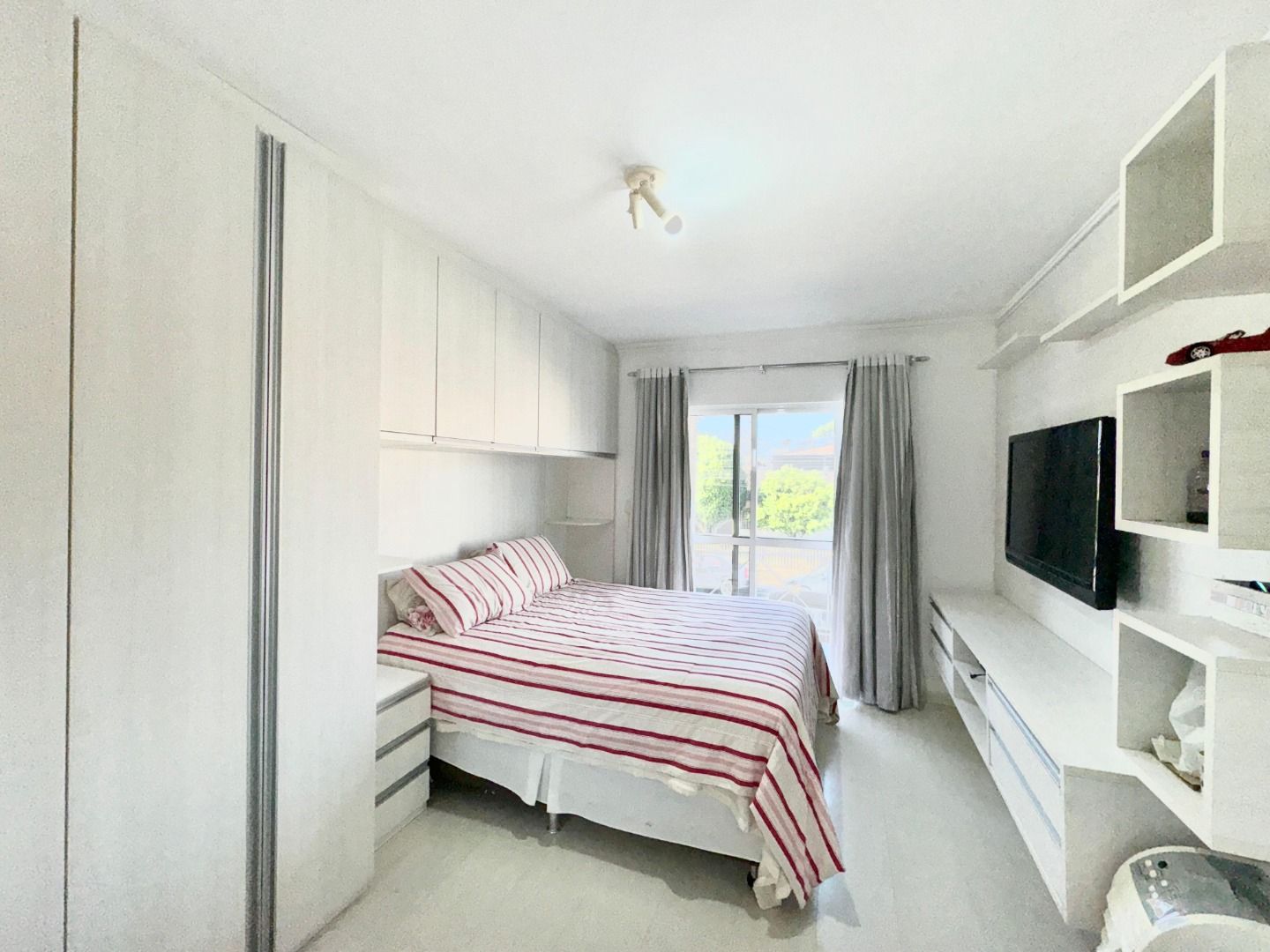 Triplex no Fazendinha 