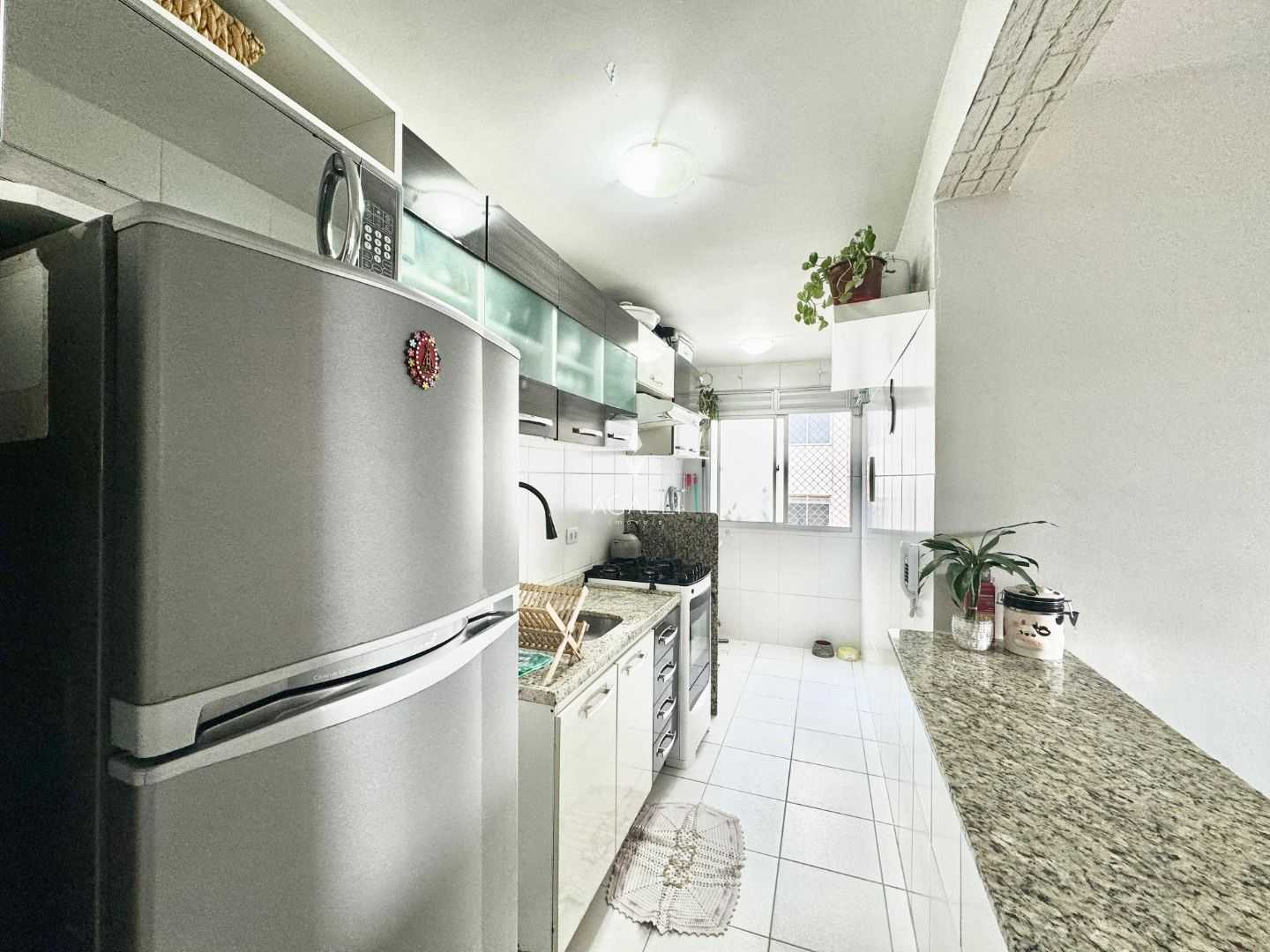 Apartamento com 2 dormitórios à venda, 46 m  por R  310.000,00...