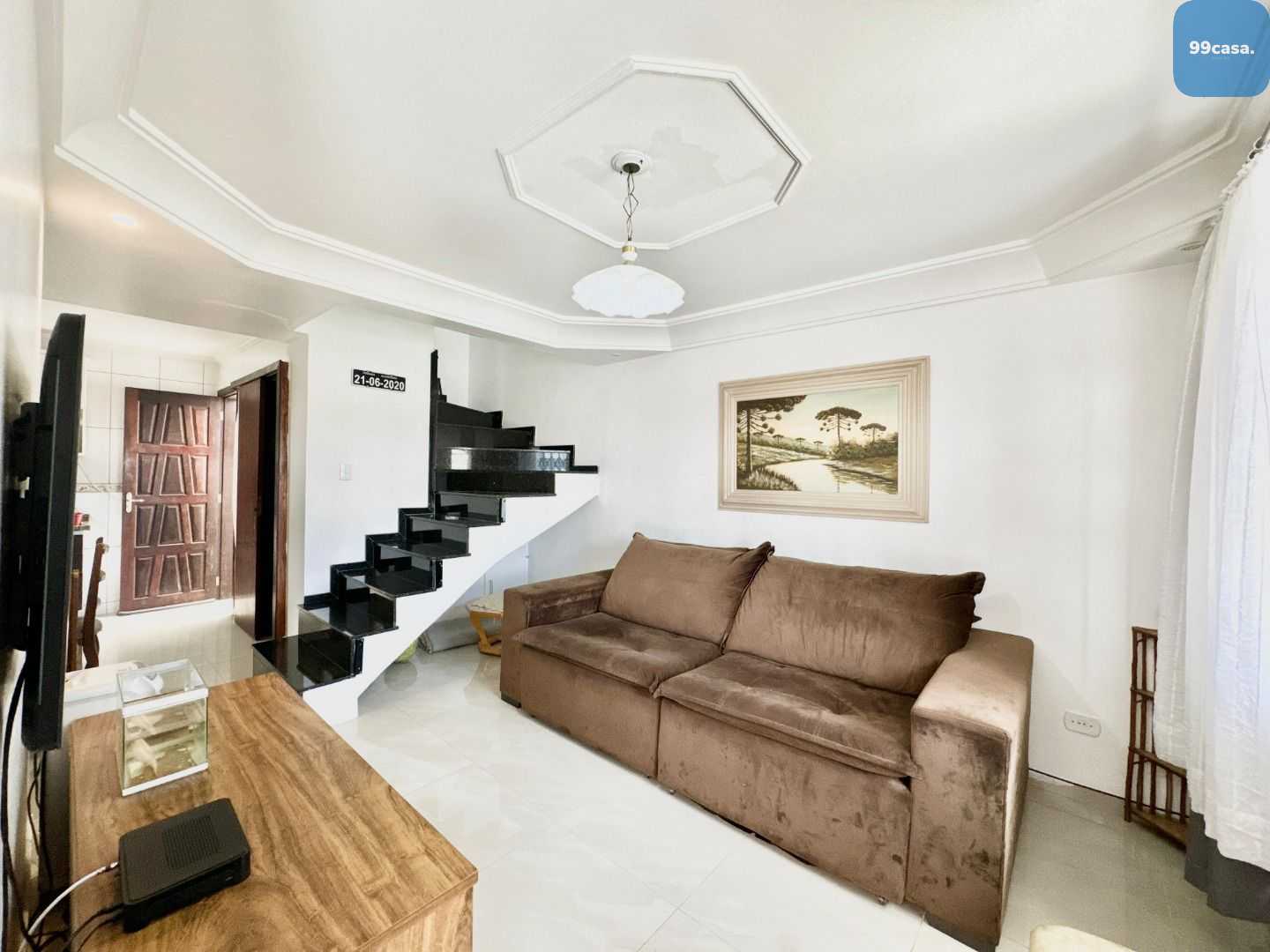 TRIPLEX LOCALIZADO PRÓXIMO AO CONDOR DO PINHEIRINHO 