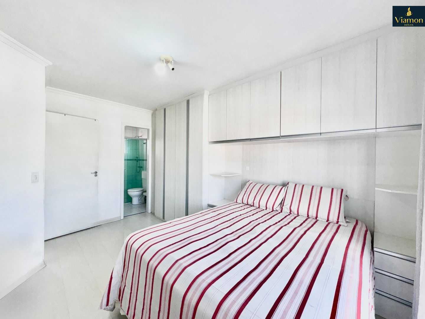 Triplex no Fazendinha 