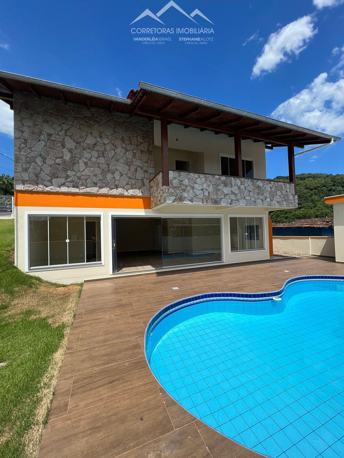 Casa à venda com 3 quartos, 428m² - Foto 1