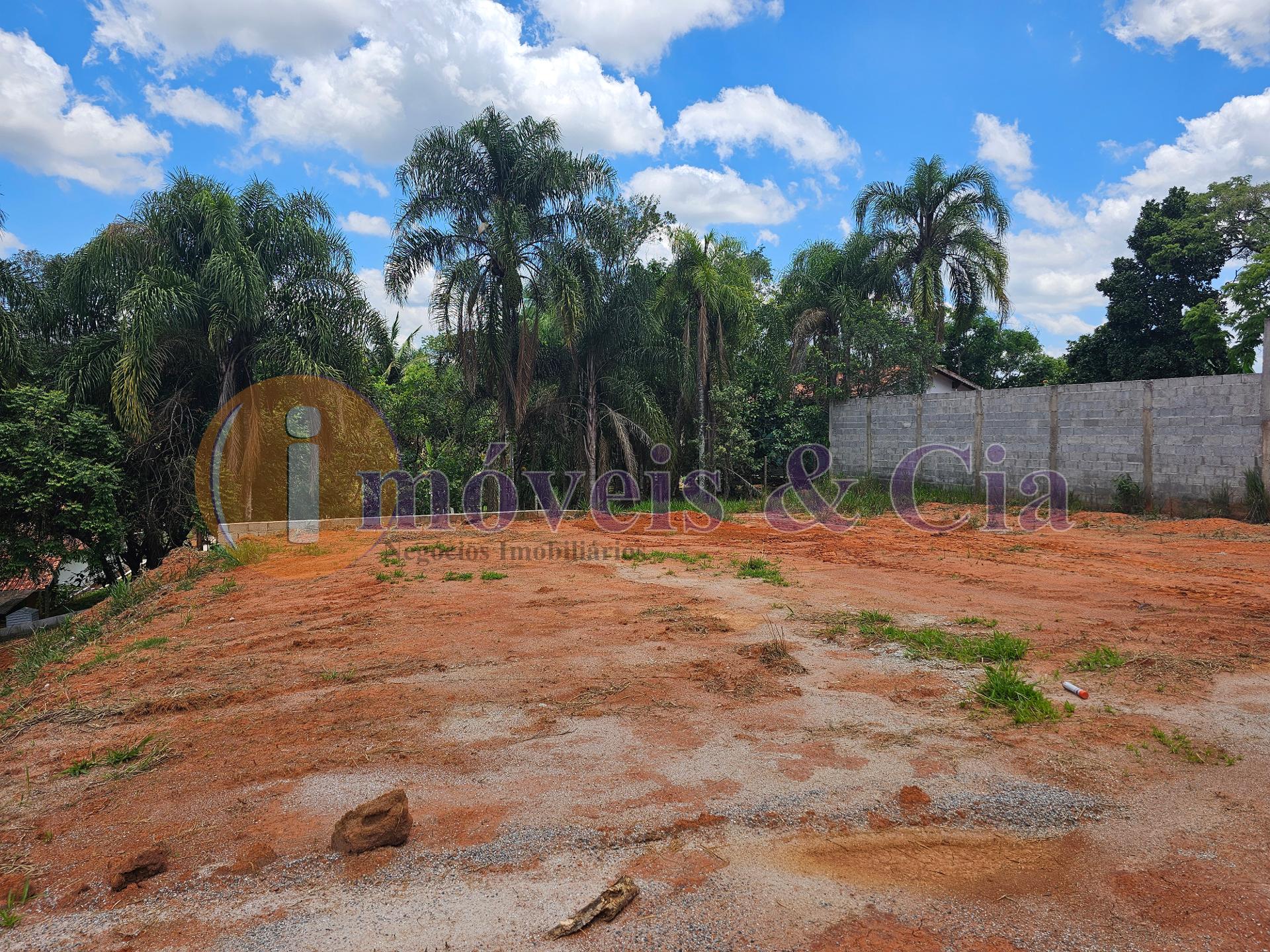 Atibaia-SP Terreno de 700m por apenas 150 mil reais com poço s...