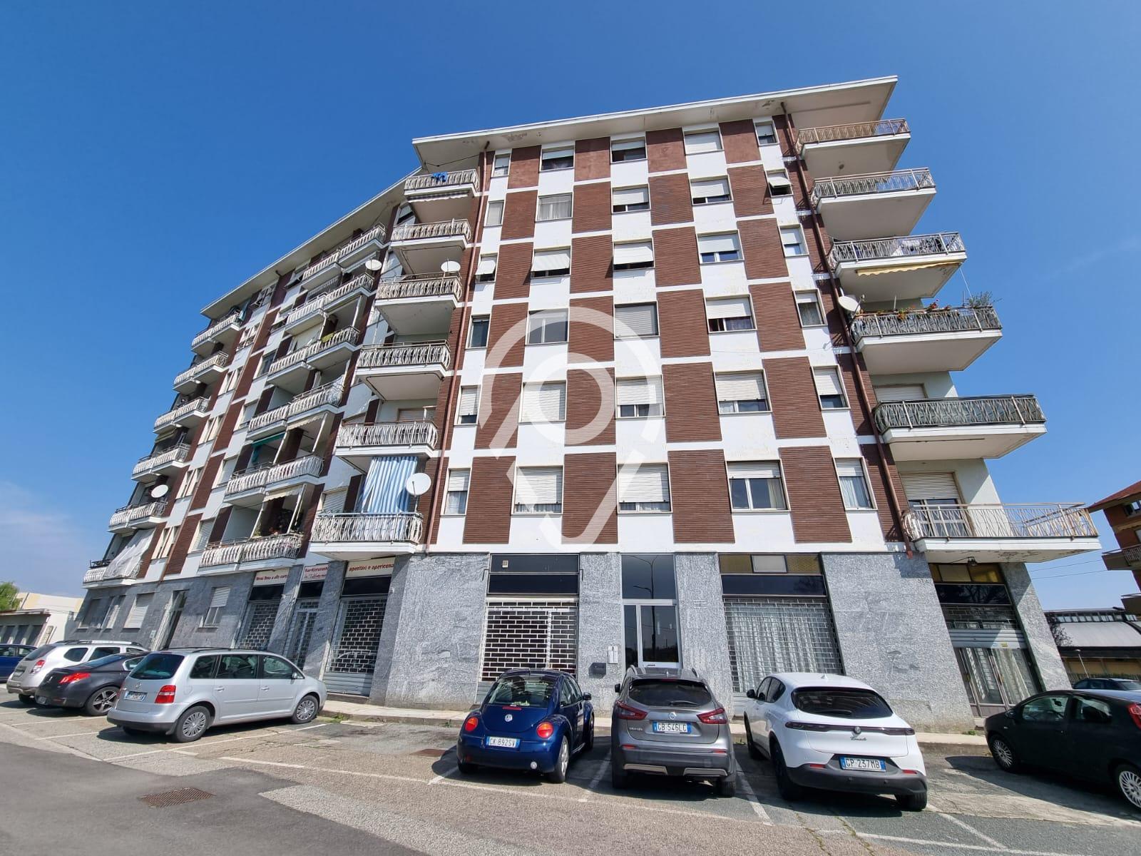 Apartamento com 2 dormit?rios ? venda, Livorno Ferraris, LIVOR...