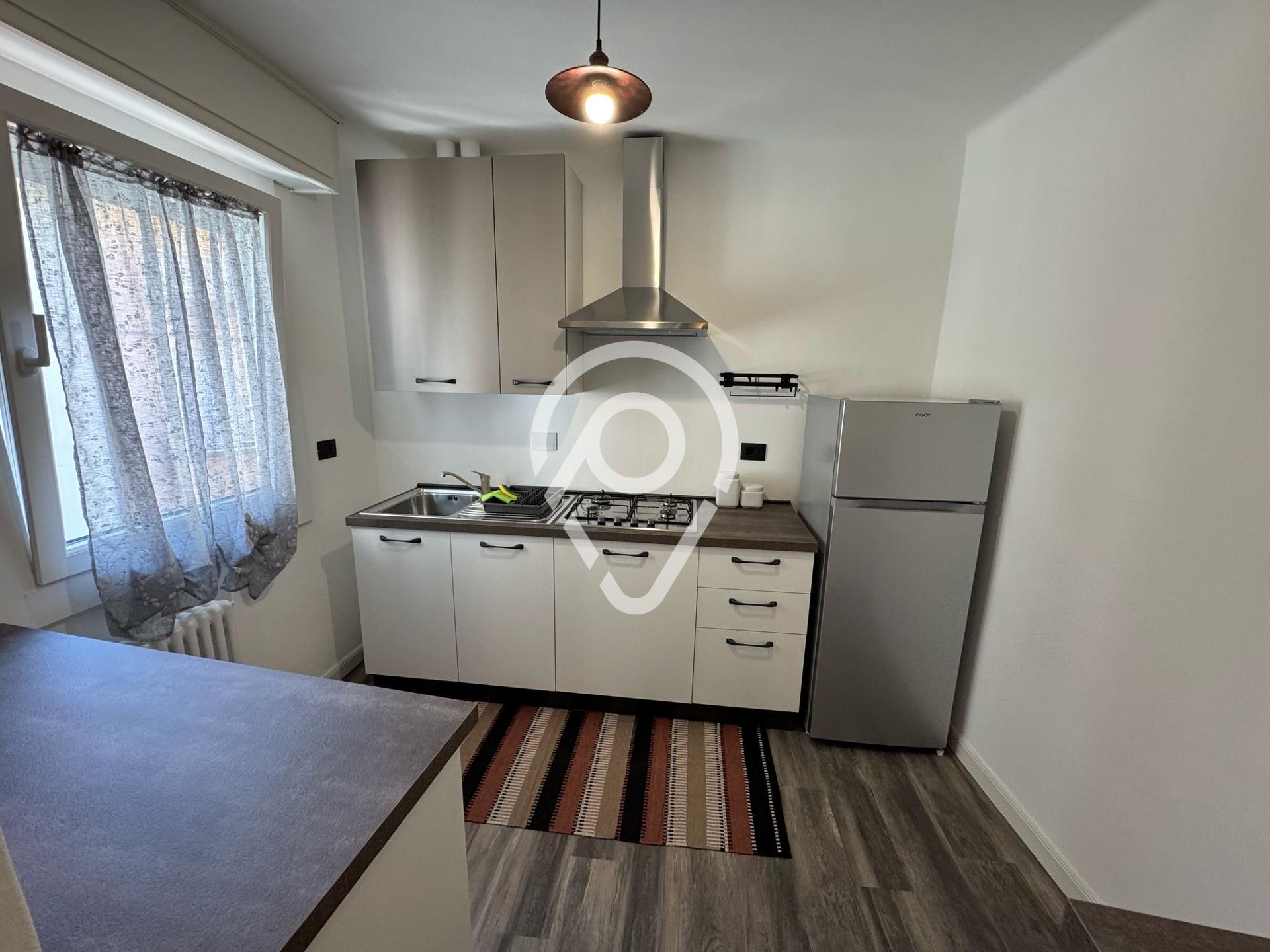 Apartamento com 1 dormitório para locação, Cuorgnè, Cuorgnè - TO