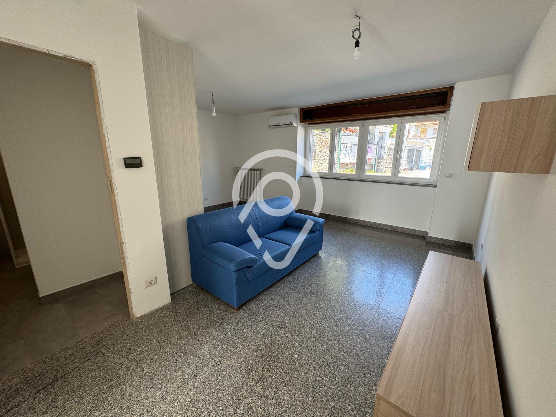 Apartamento com 1 dormitório para locação, Cuorgnè, Cuorgnè - TO