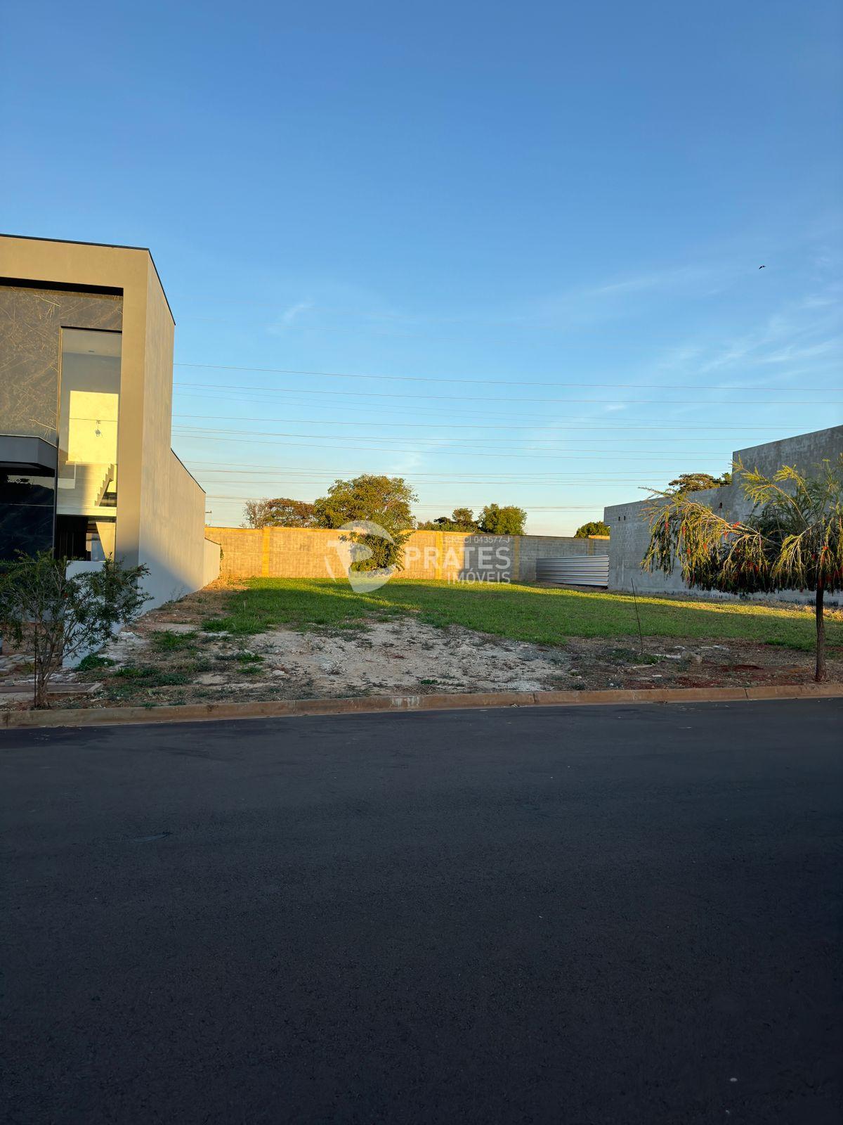 Terreno no Condomínio Fazenda Itapema