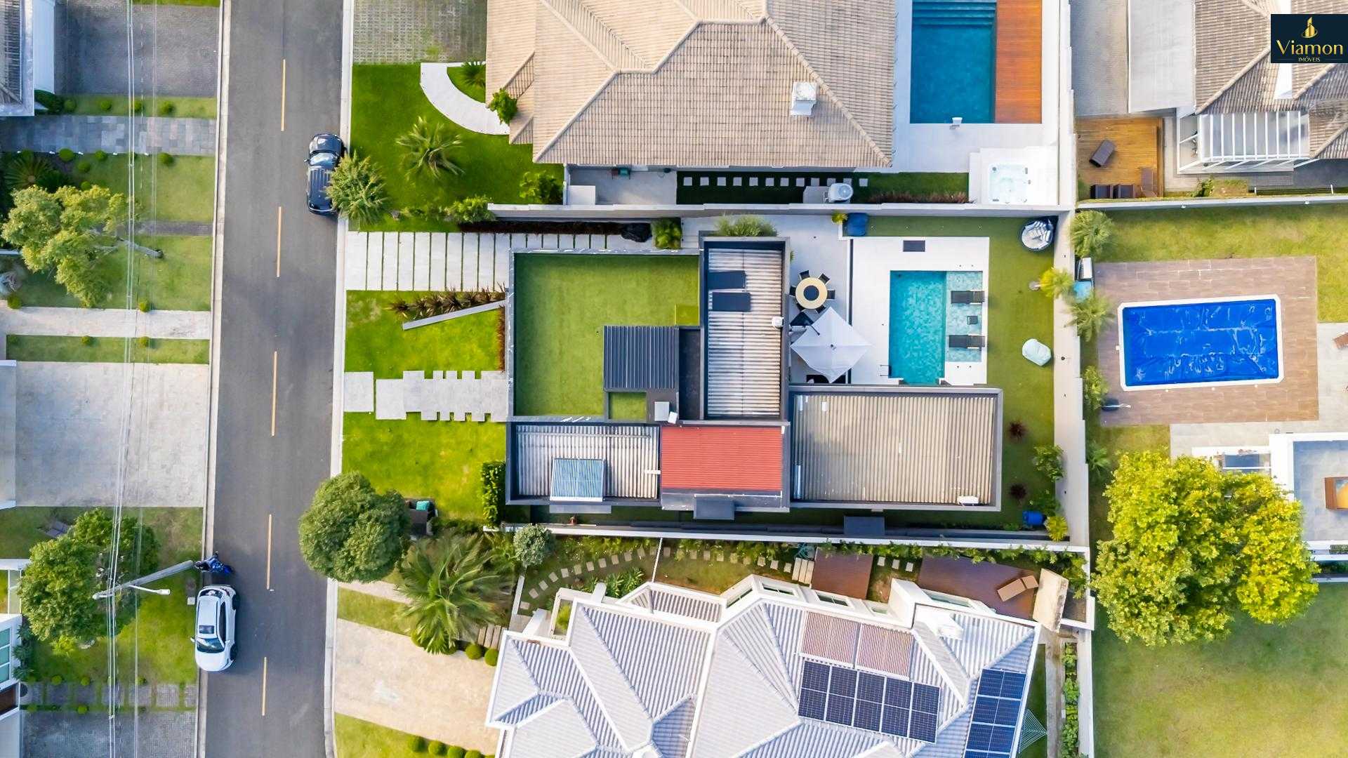 Casa 4 Quartos e 6 banheiros à Venda no Alphaville Pinheiros, ...