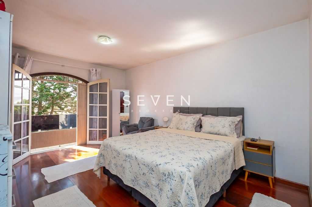Casa com 3 dormitórios à venda, 122 m  por R  560.000,00 - Atu...