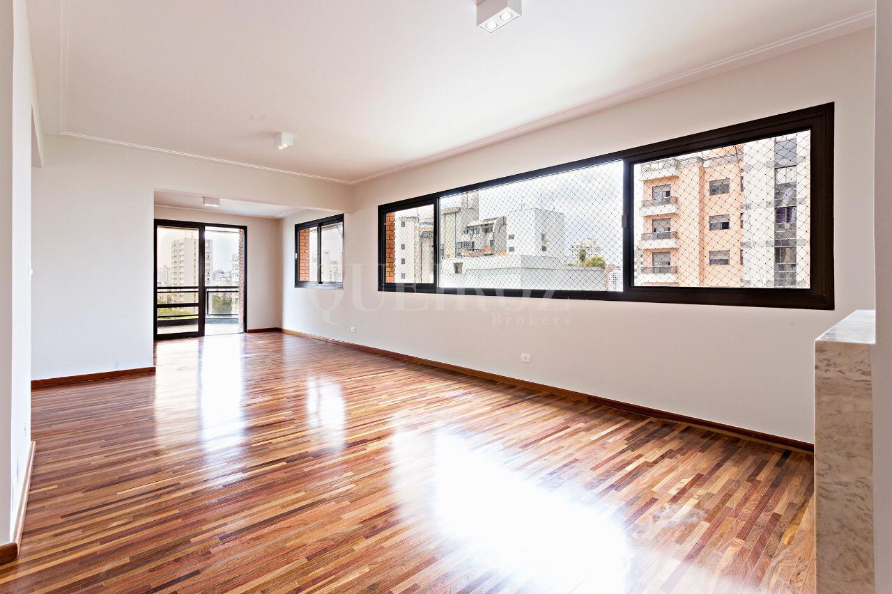 Lindo Apartamento com lareira à venda, CAMPO BELO, SAO PAULO - SP