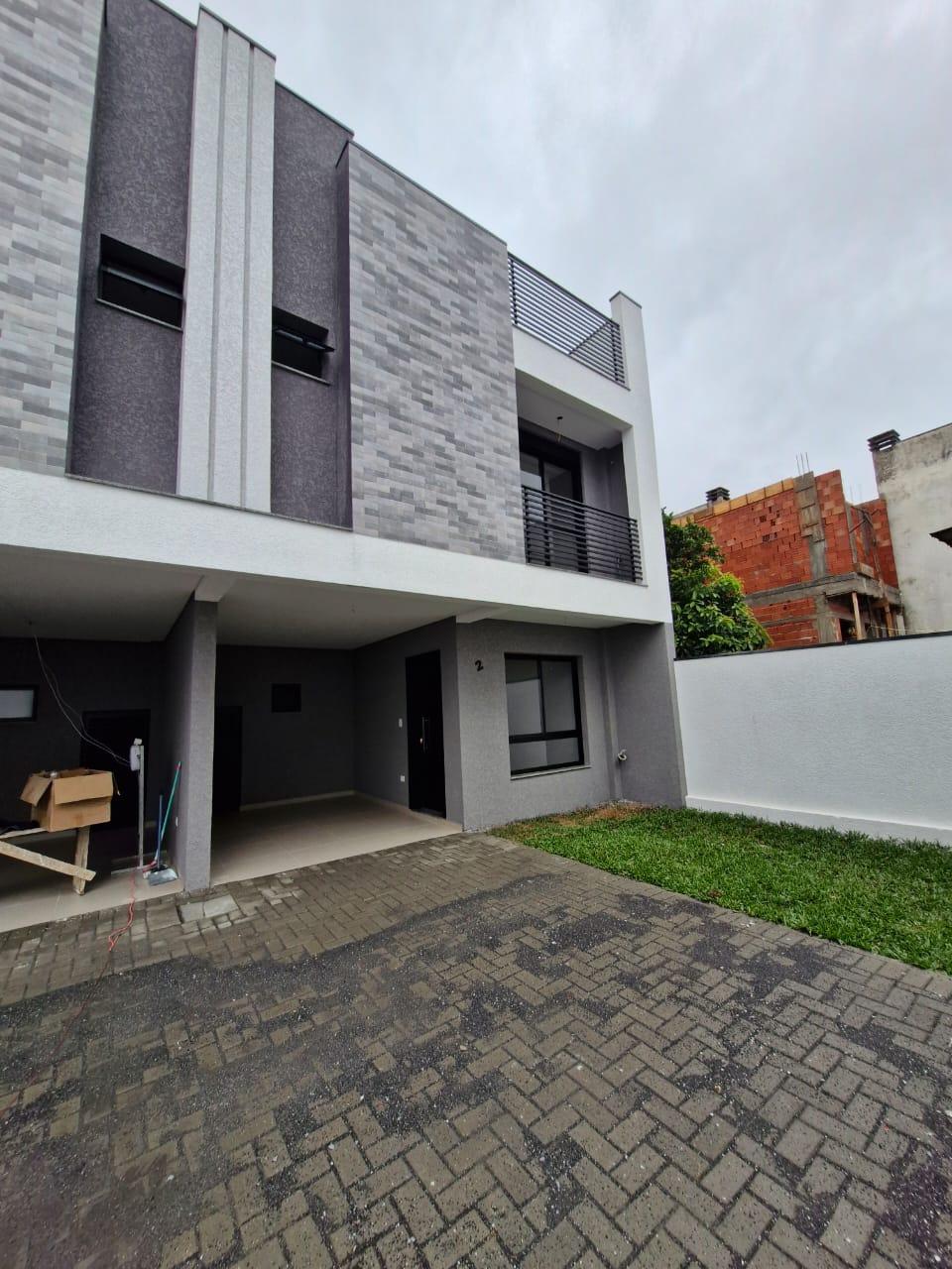Sobrado à venda - Triplex 127m  - R  699.000,00 - Uberaba, CUR...